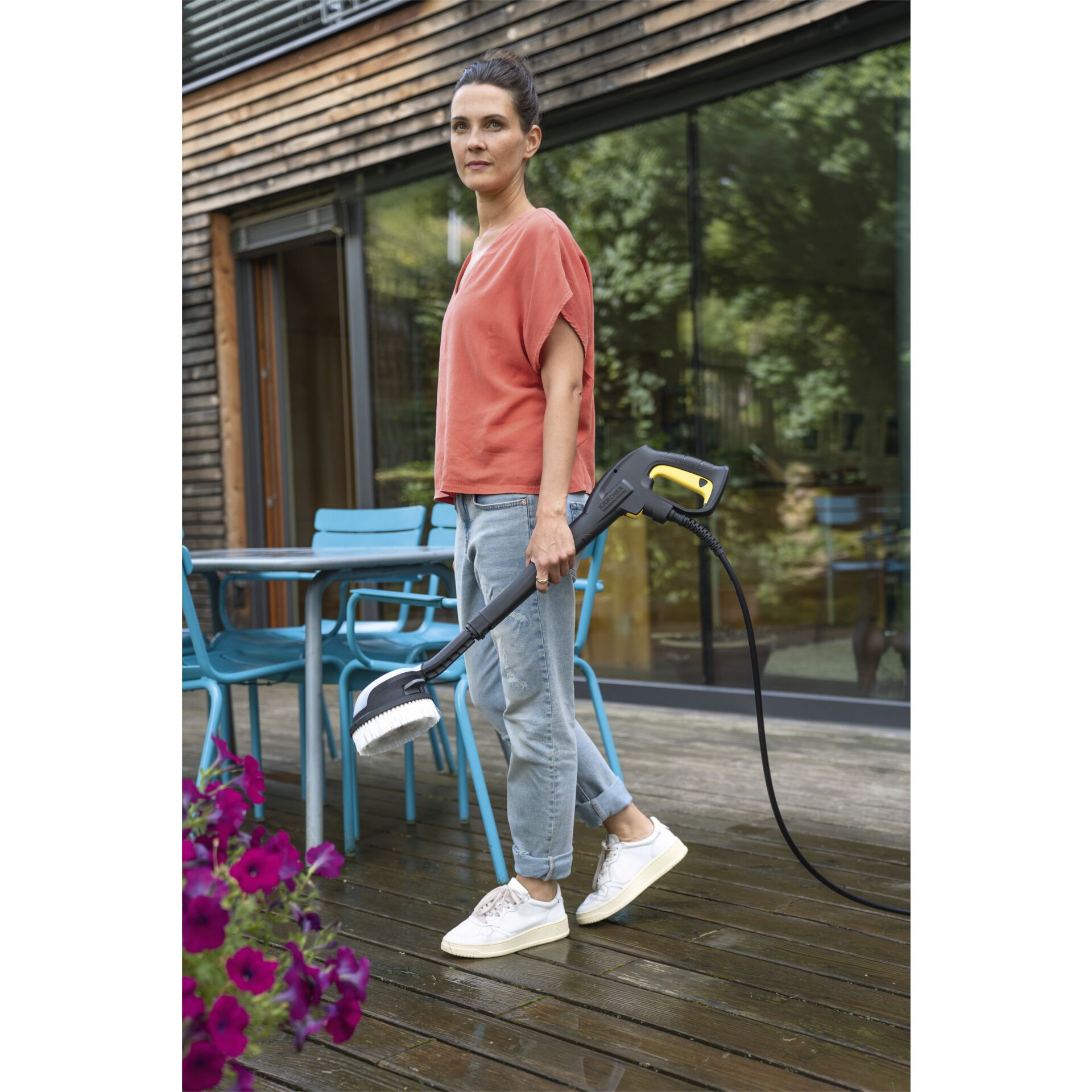 Drinnen, Innenarchitektur, Person, Reinigen, E-Scooter