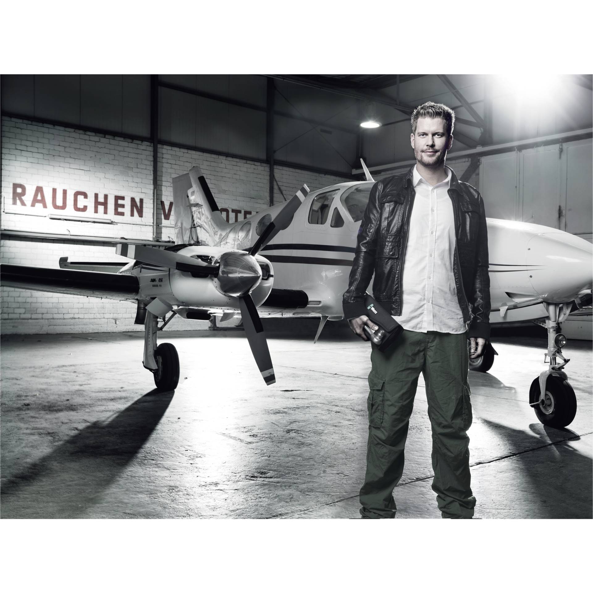 Mantel, Jacke, Hosen, Flugzeug, Person