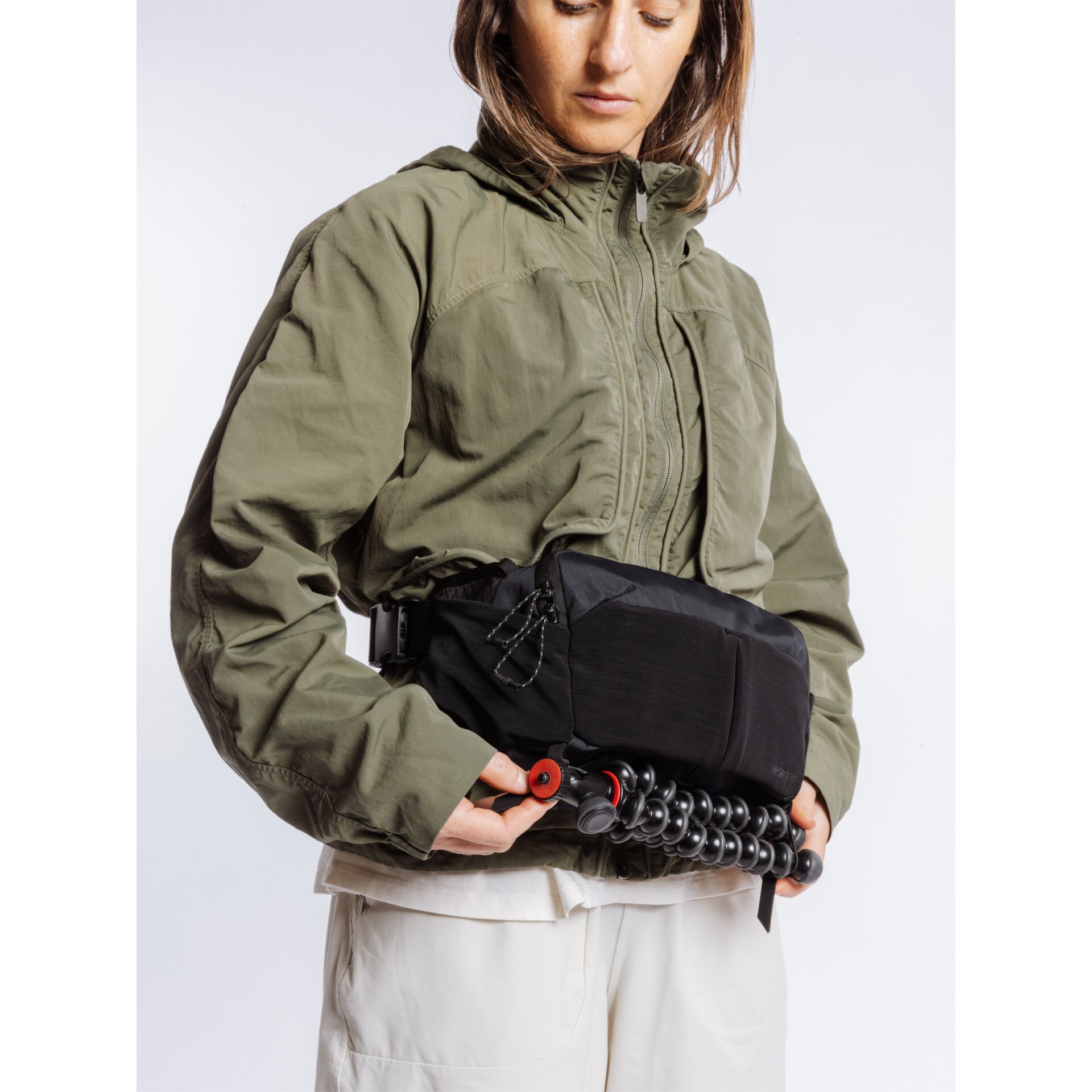 Jacke, Kapuze, Oliv, Windbreaker, Tasche am Bauch