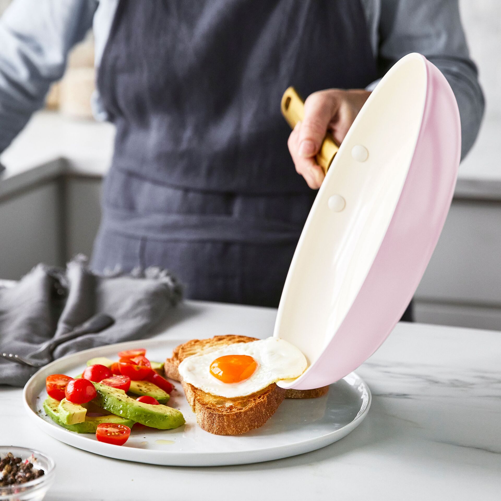 Ei, Spiegelei, rosa Teller, Kochwerkzeug, Frühstücksteller