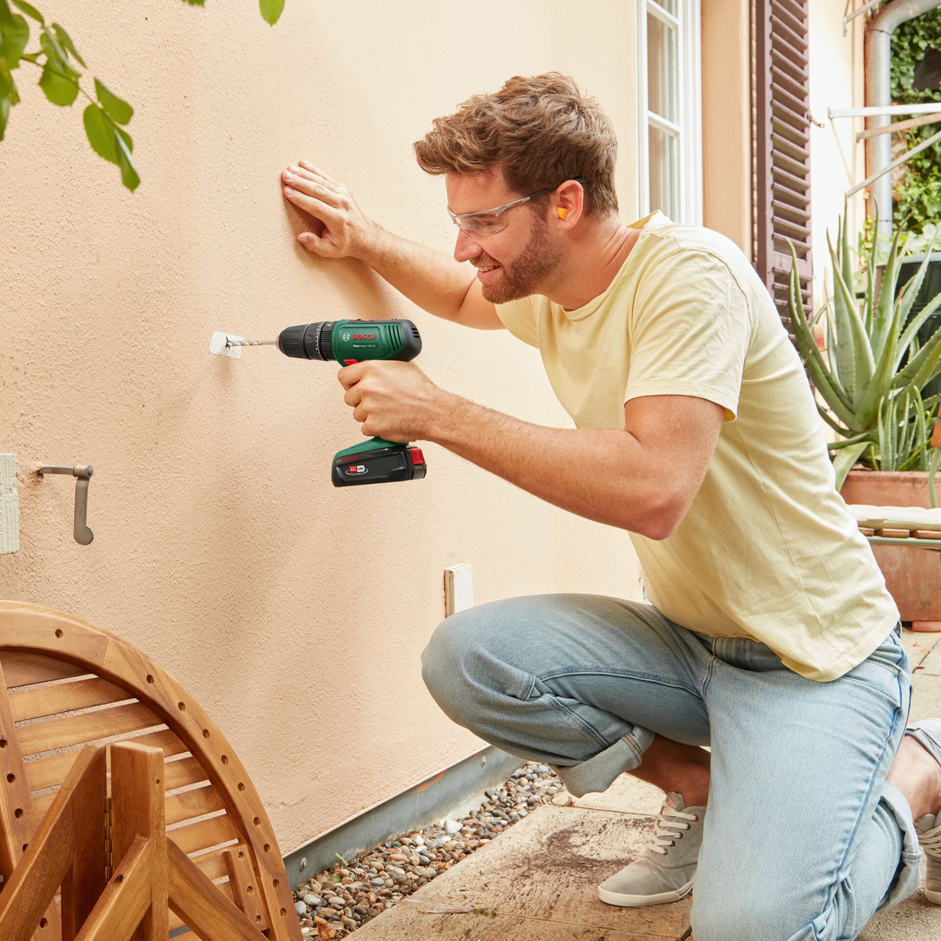 Elektrische Bohrmaschine, Werkzeug, Kleidung, Hosen, Holz