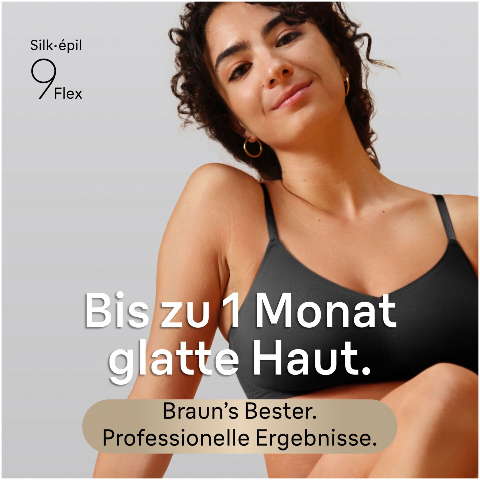 BH, T-Shirt, Model trägt BH, Unterwäsche, Lingerie