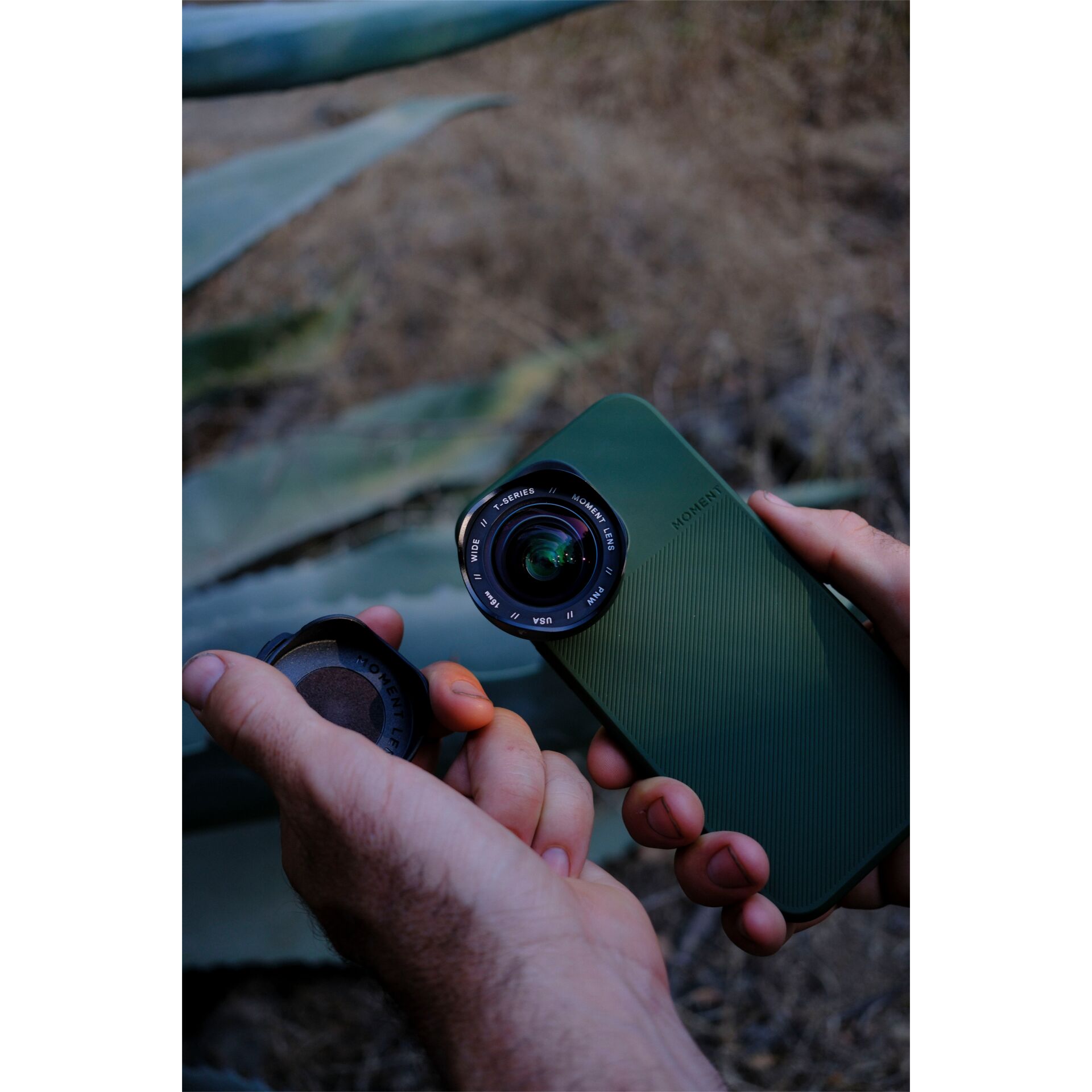 kompaktkamera, festhalten, kamera-linse, grün, handhabung, Kamera, Linsenaufsatz, Handgriff, Grüne Rückseite, Mobiles Kamera-Set, kamera, handheld kamera, linse, grüne hülle, camping kamera