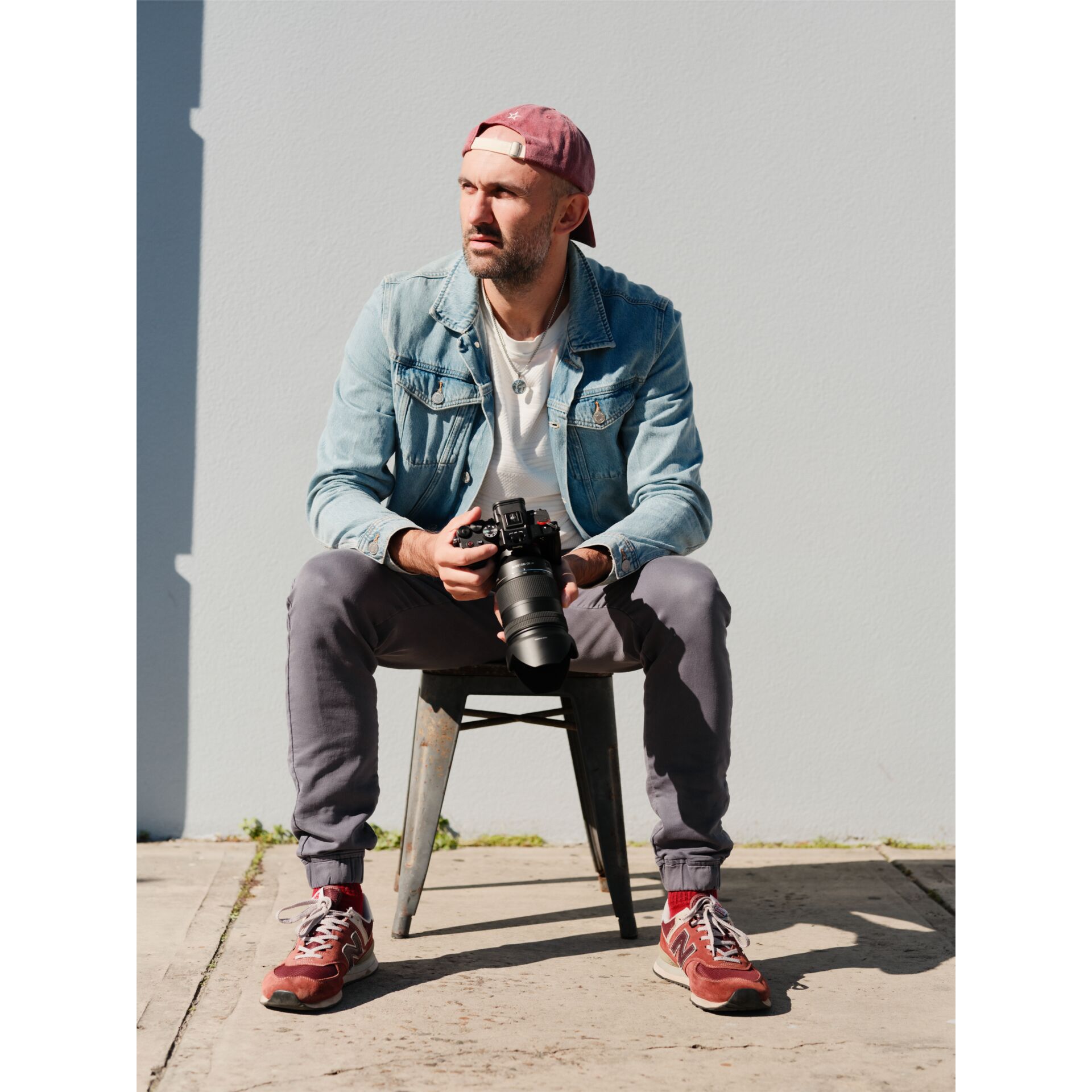 Kamera, Fotograf, DSLR, Jeansjacke, Rotcap