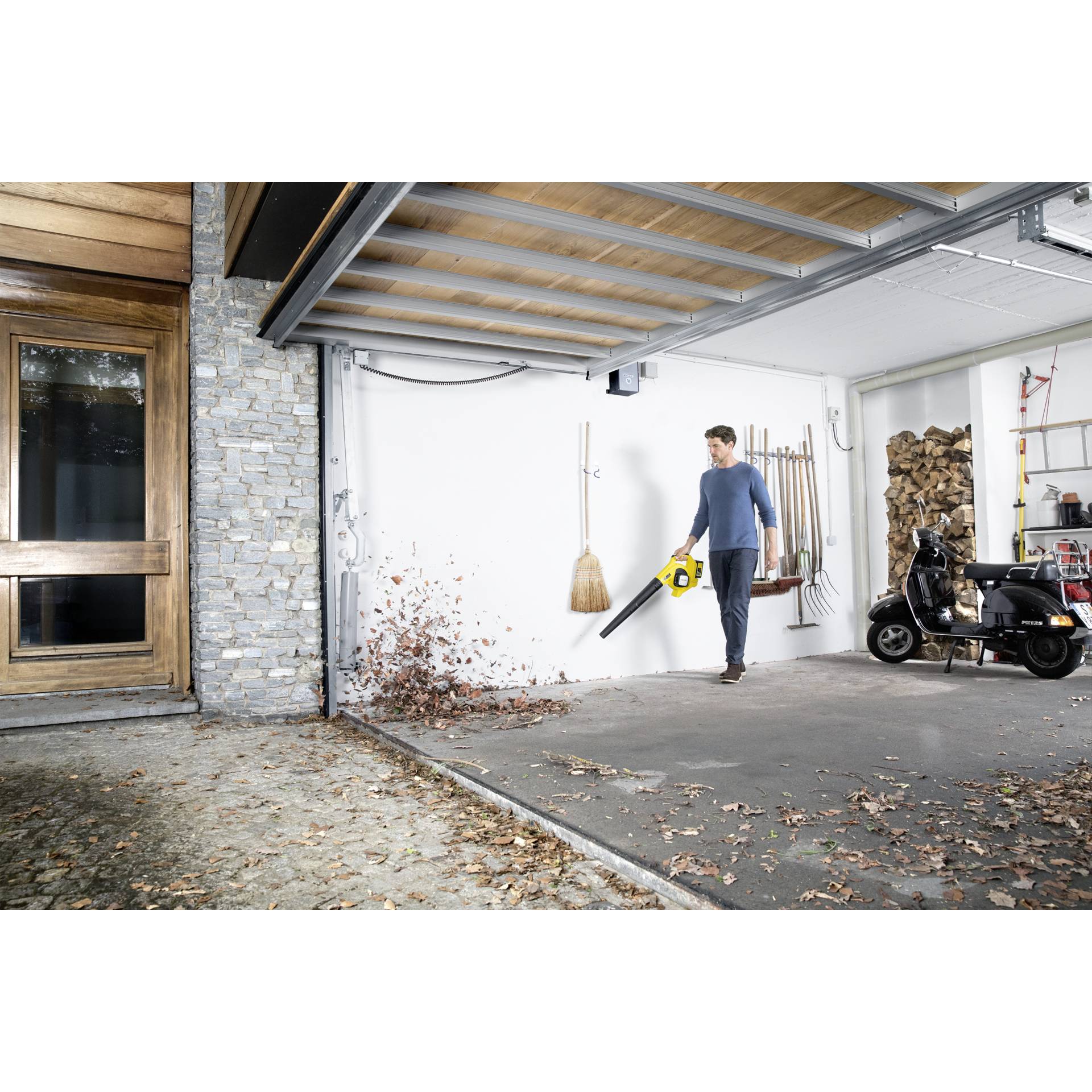 Drinnen, Innenarchitektur, Garage, Person