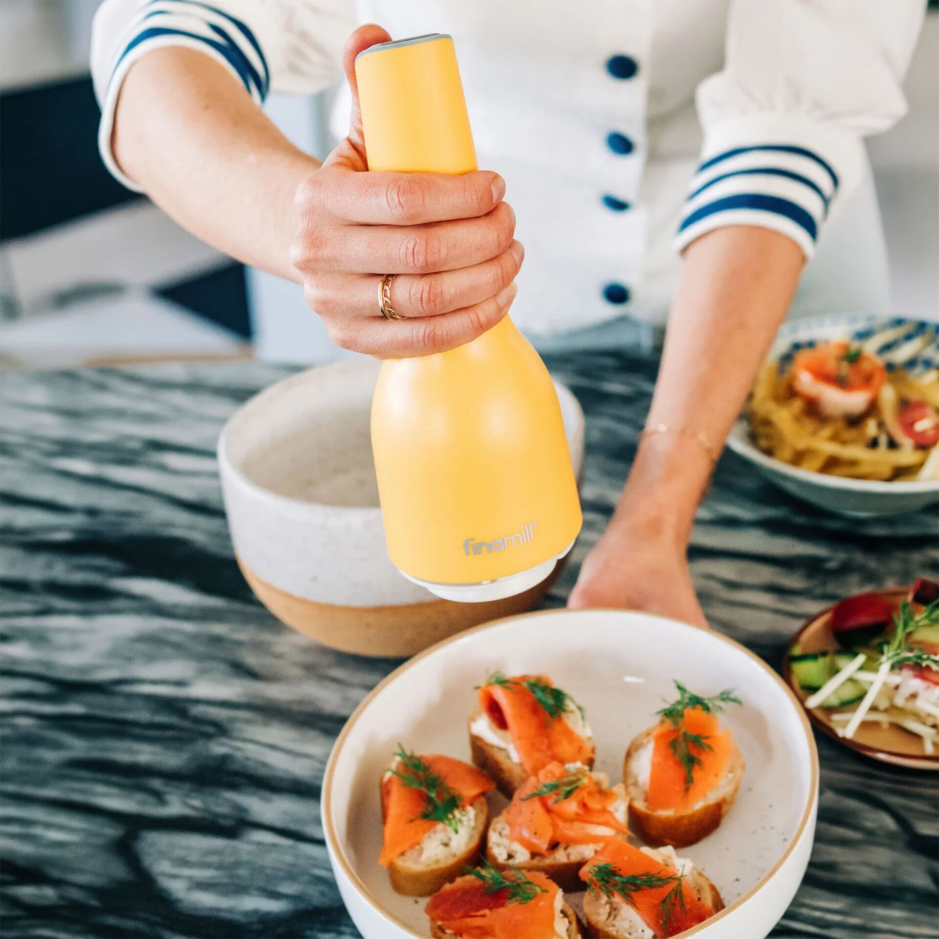 Küche, Salz-/Pfeffer-Staube, Saucenmaschine, Spritzflasche, Kuchenplatte