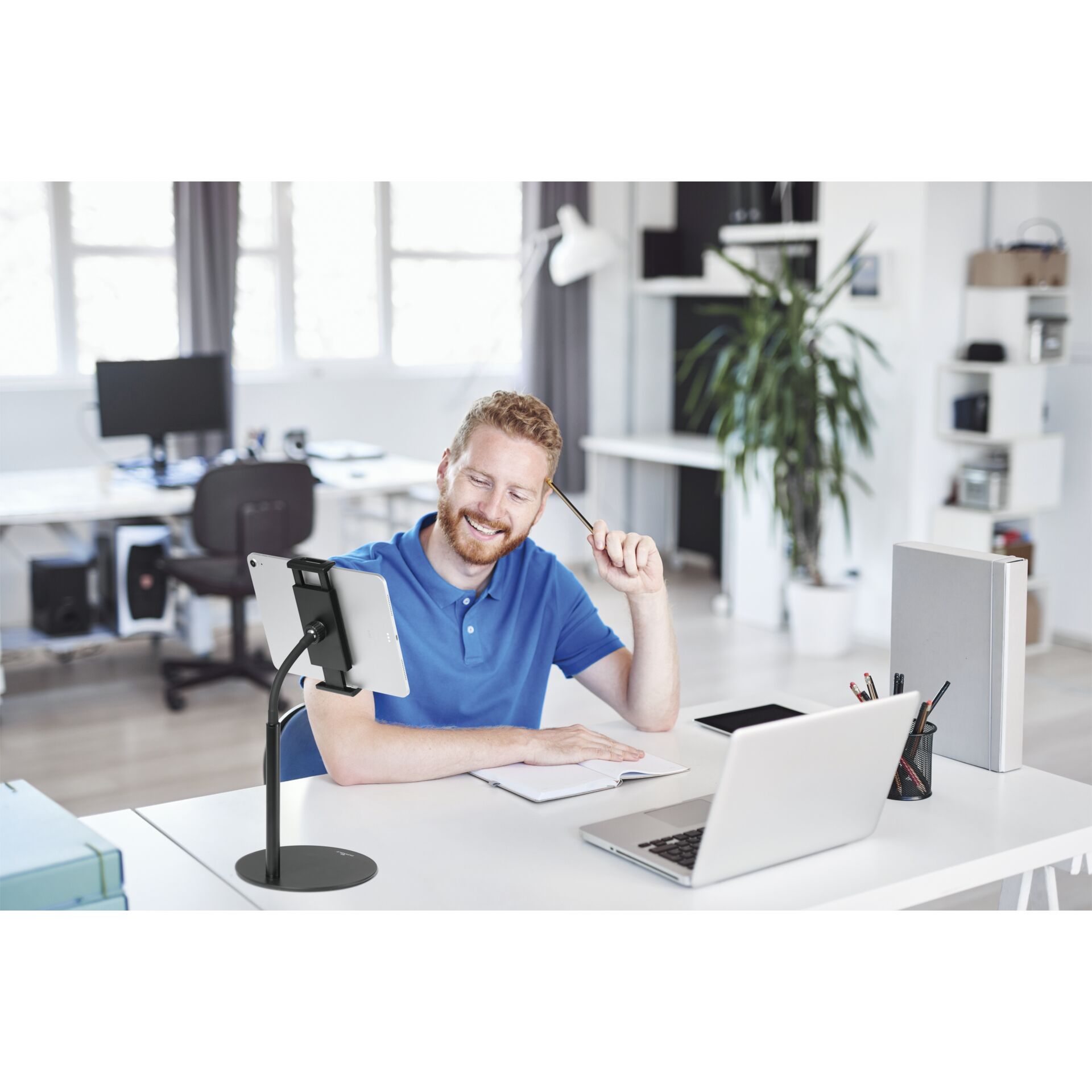 Moebel, Tabelle, Schreibtisch, Sitzend, Laptop