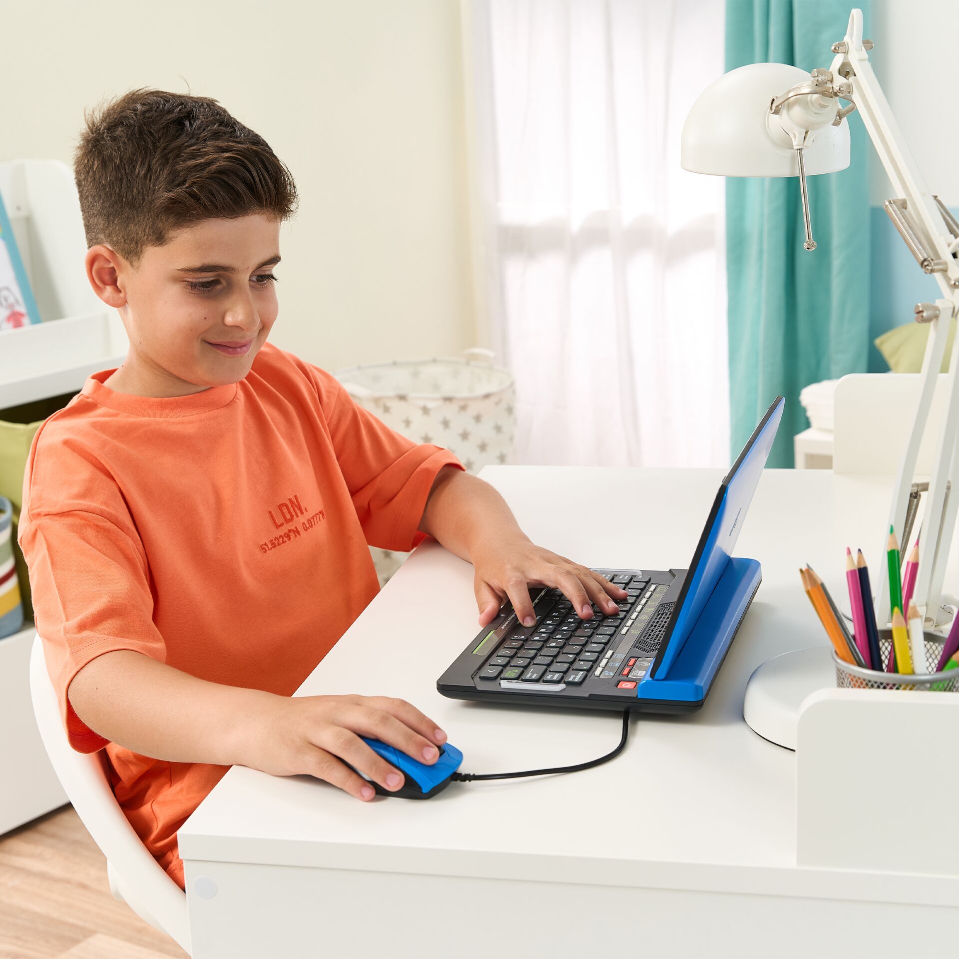 Tabelle, Schreibtisch, Laptop, Kind, Person