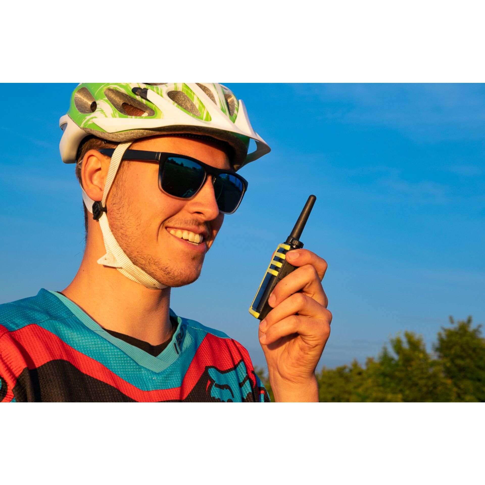 Helme, Schutzhelm, Sonnenbrille, Finger, Portrait