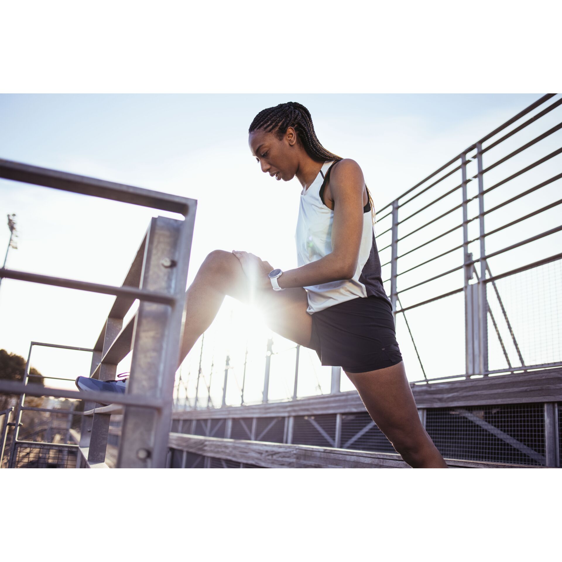 Person, Sitzen, Kleidung, Kurze Hosen