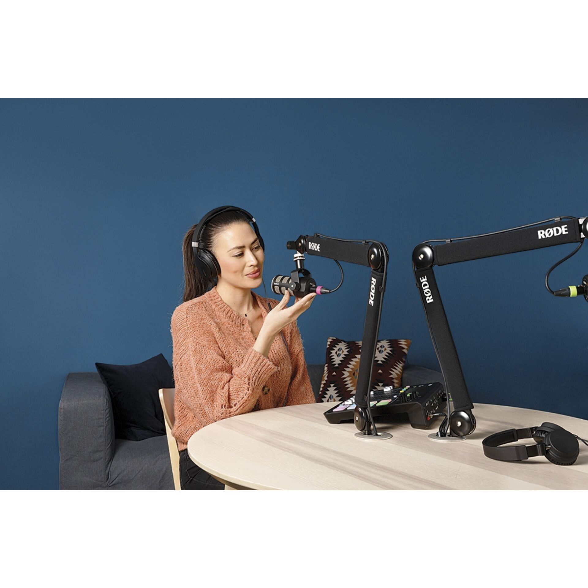 Person, Sitzen, Erwachsener, Weiblich, Frau