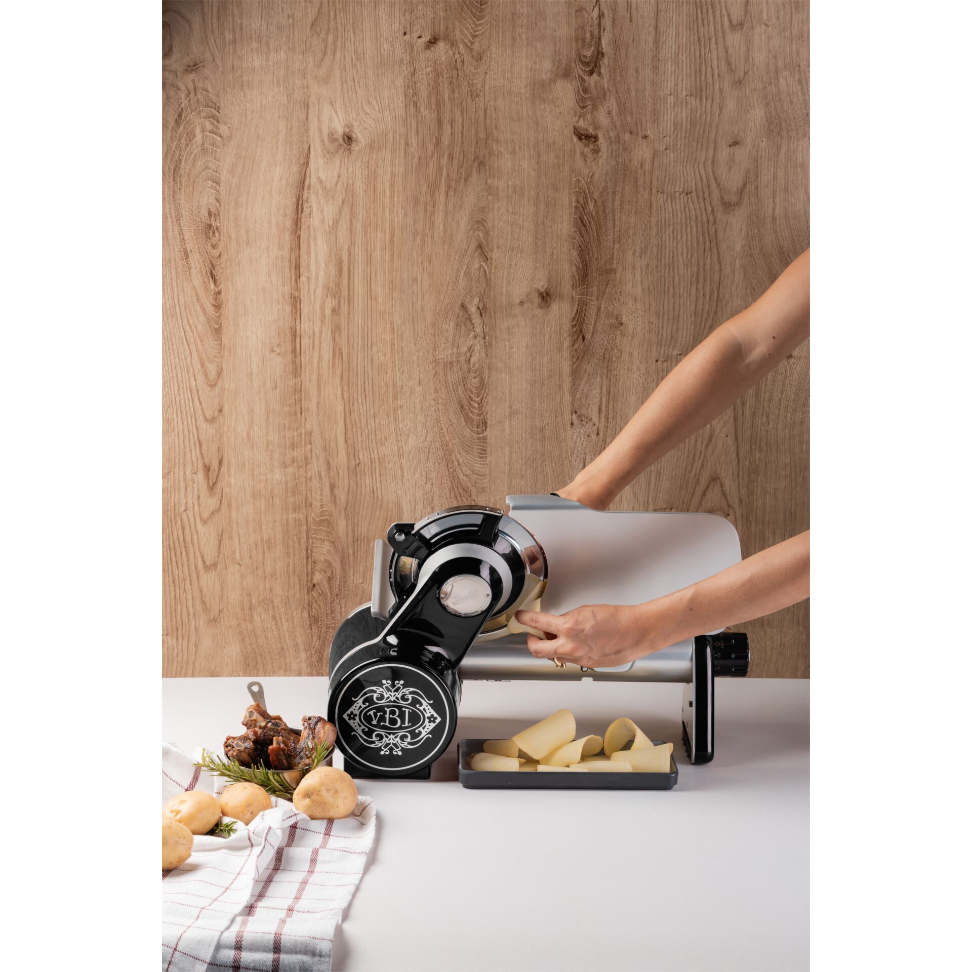 Haushaltsmaschine, Schnitzelmaschine, Käse schneide?, Schneidemaschine, Holzoptik