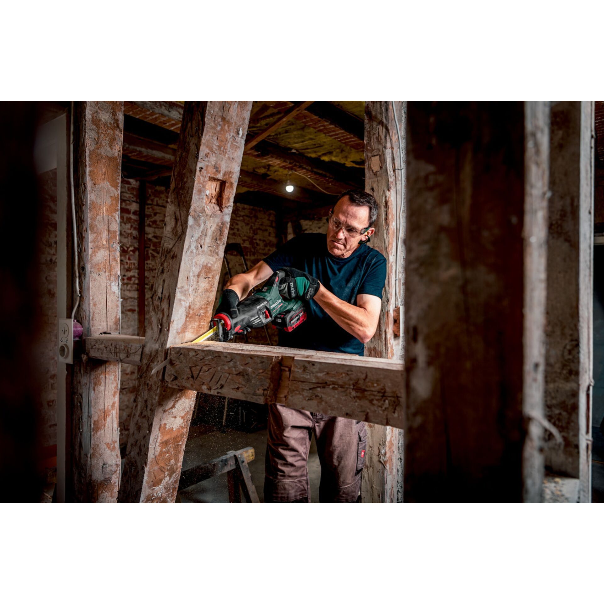 Elektrische Bohrmaschine, Werkzeug, Holz, Schreiner, Person