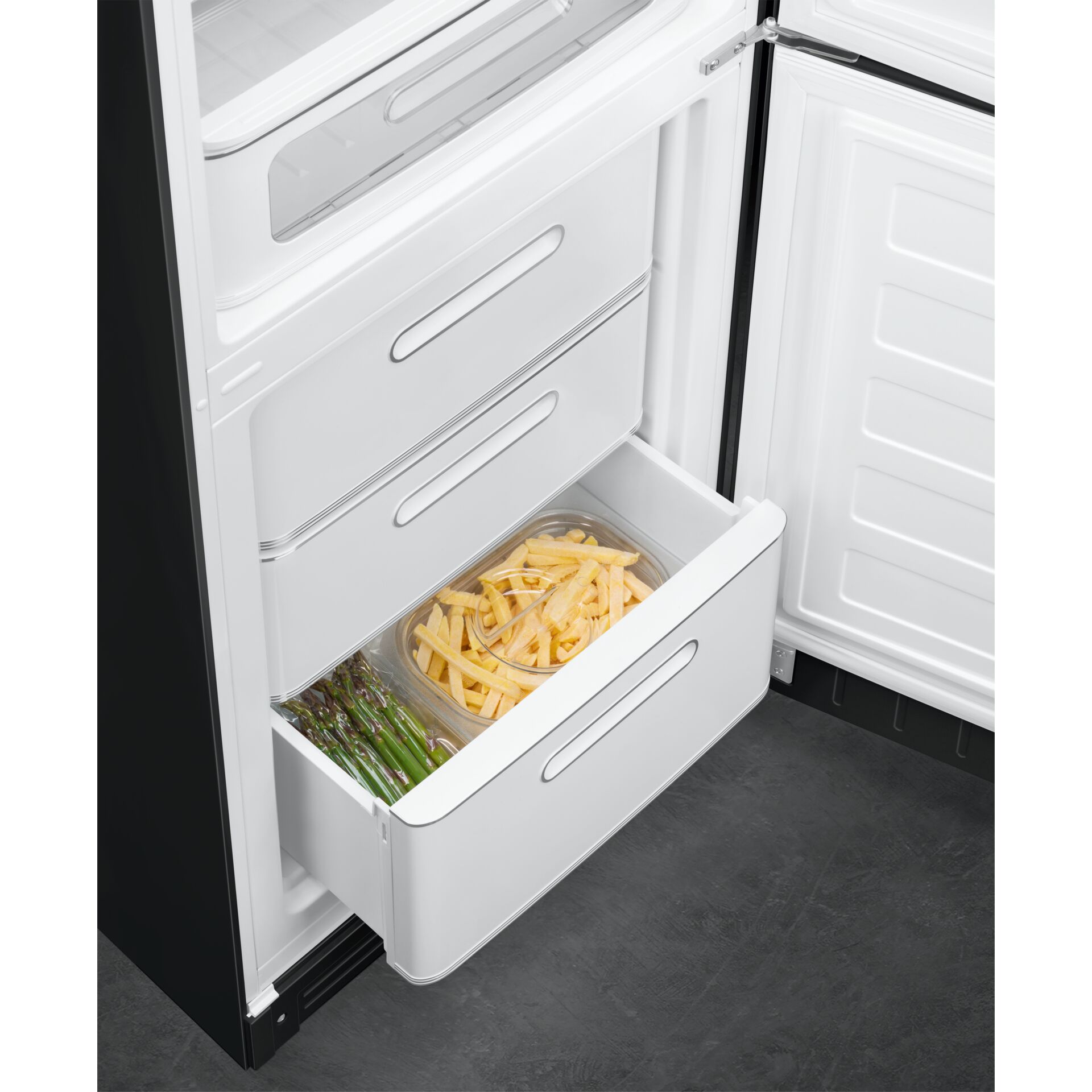 Gerät, Elektrisches Gerät, Kühlschrank, Gerät, Elektrisches Gerät, Kühlschrank, Schublade, Gefrierschrank, Fachunterteilung, Pommes, Gemüse