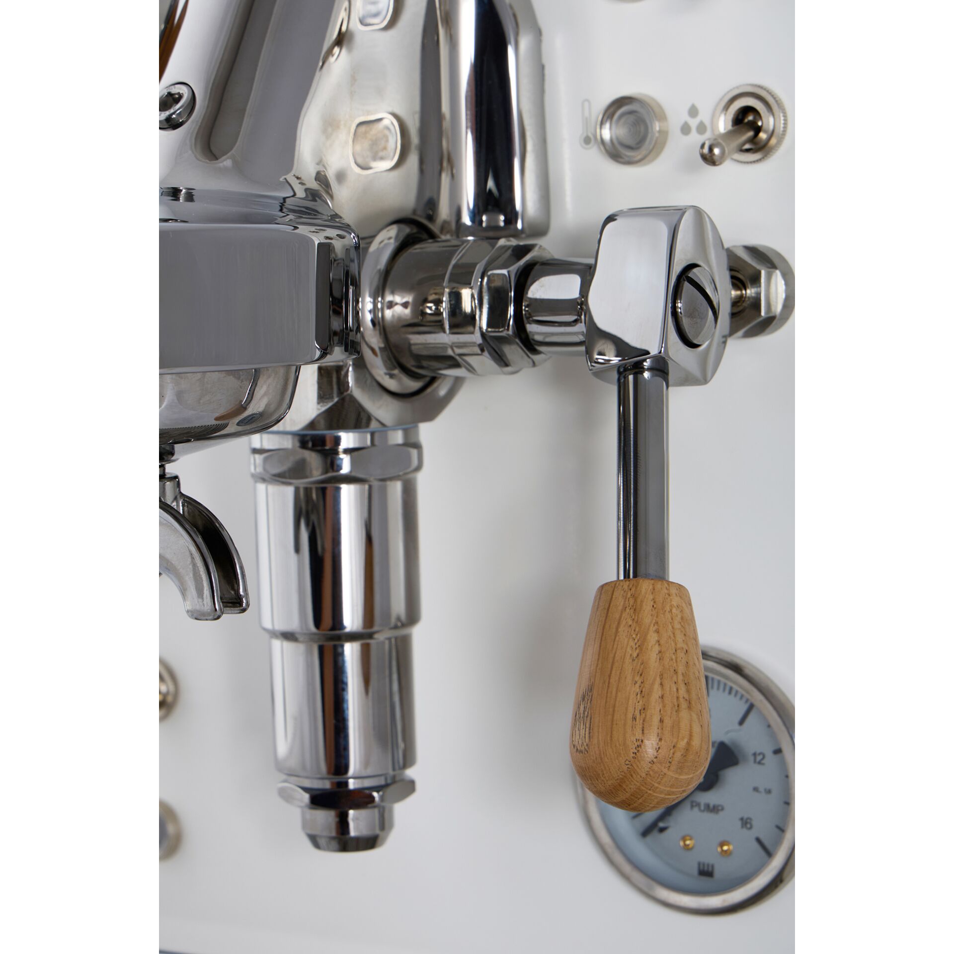 Espresso-Kaffeemaschine, Portafilter, Chrome, Drehknopf, Pumpe