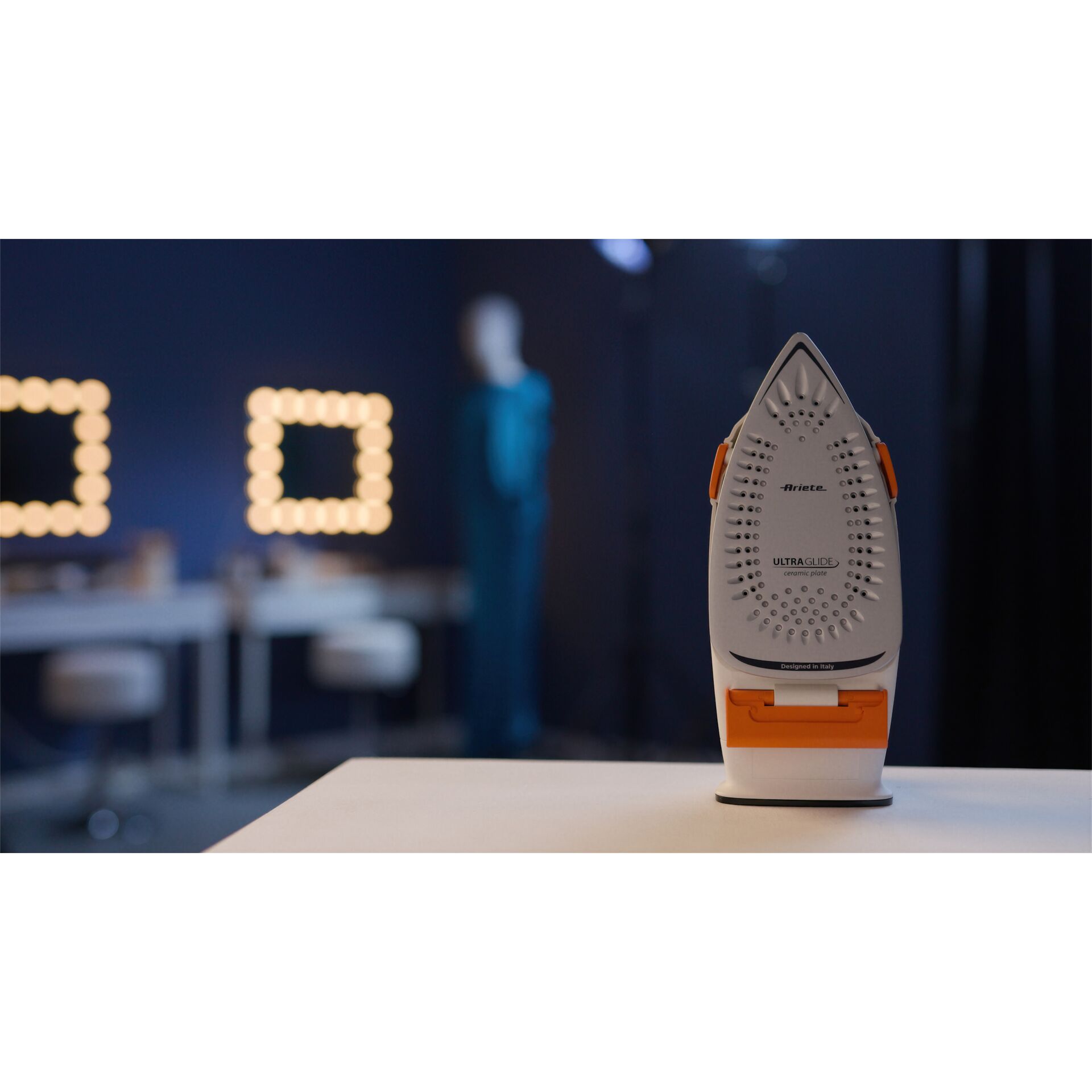 Bügeleisen, Ultraglide, Keramiksohle, orange Akzente, Haushaltsgerät für Innen