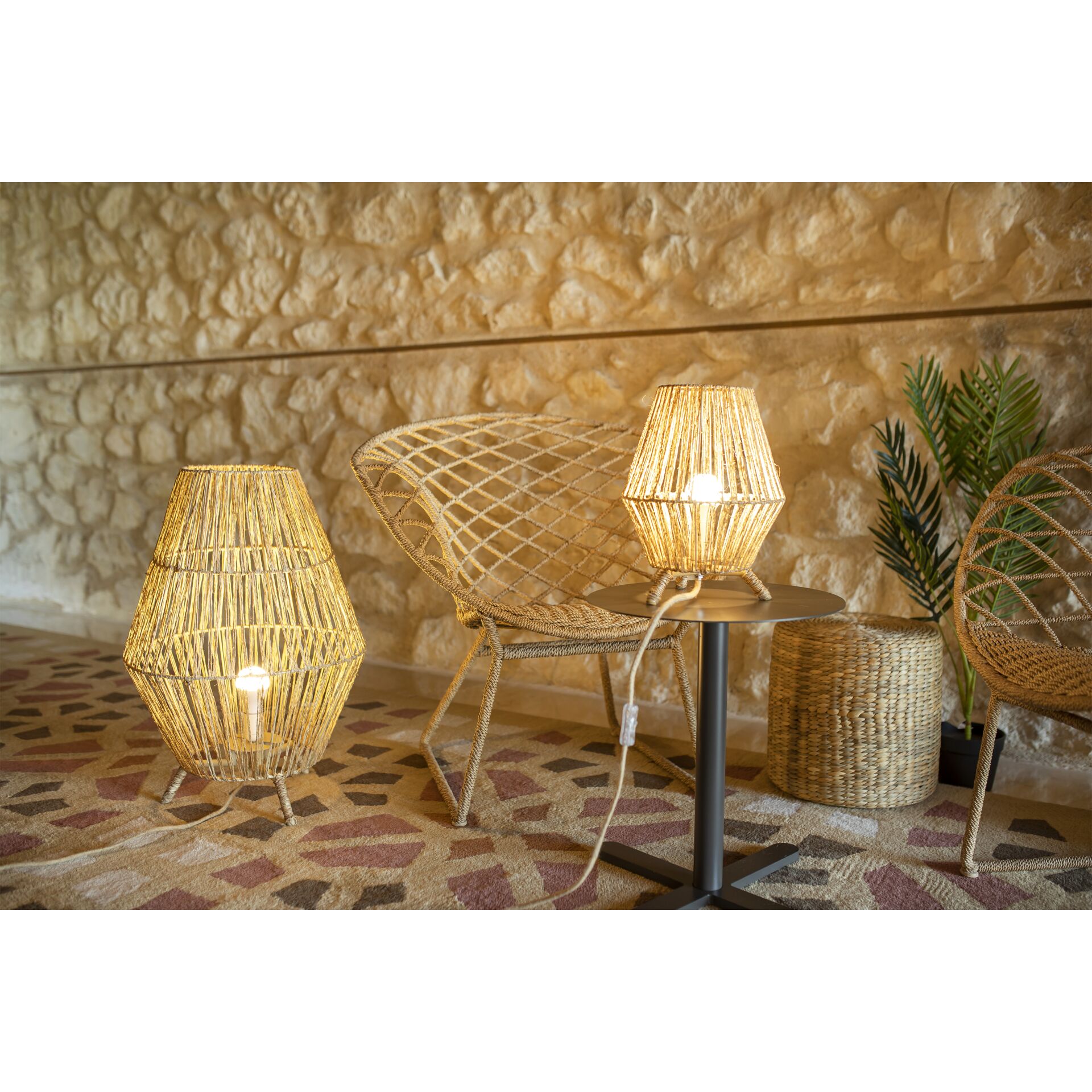 Lampe, Innenarchitektur, Kunsthandwerk, Tischlampe, Stuhl