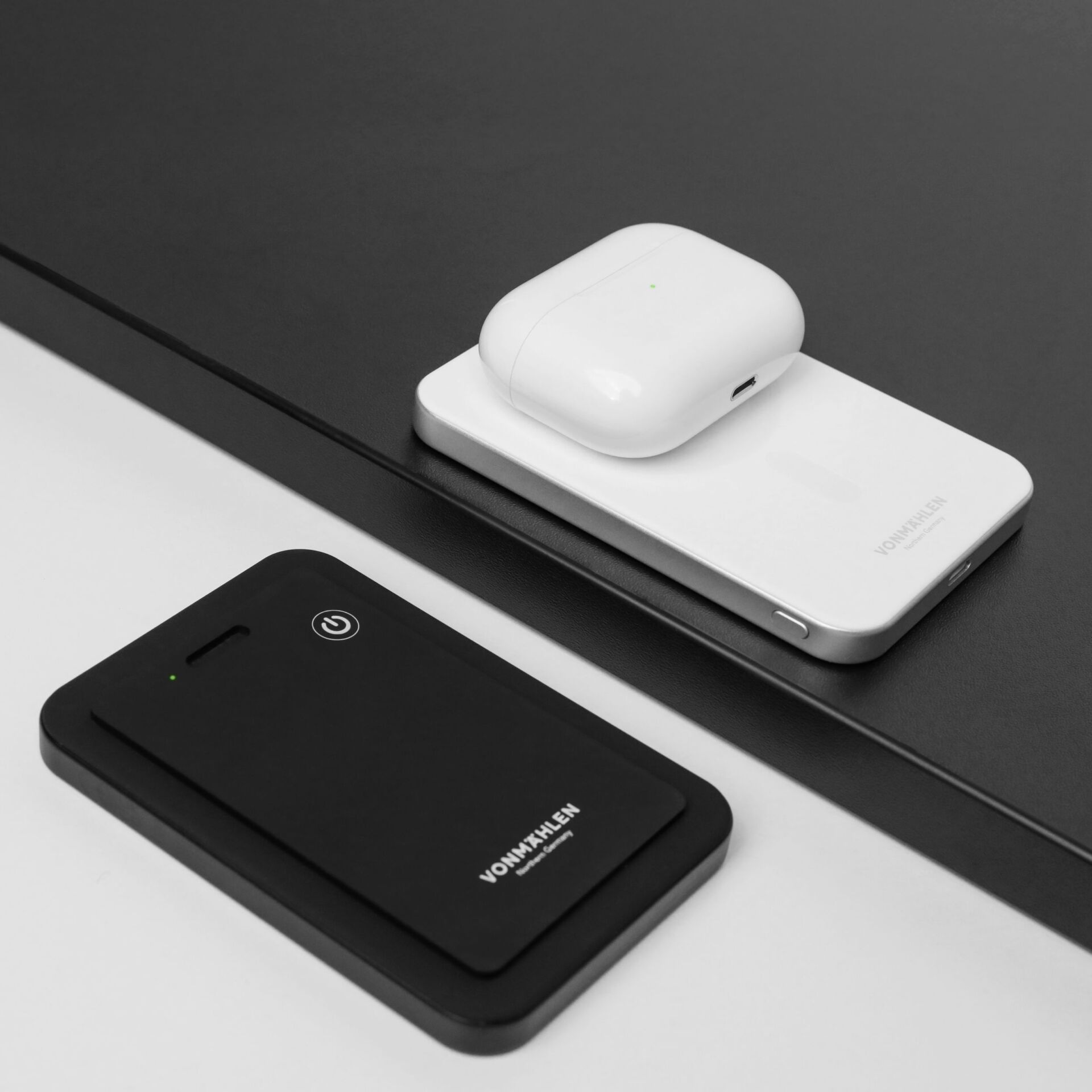 Powerbank, Wireless earbuds case, White, Portable charger, USB-C