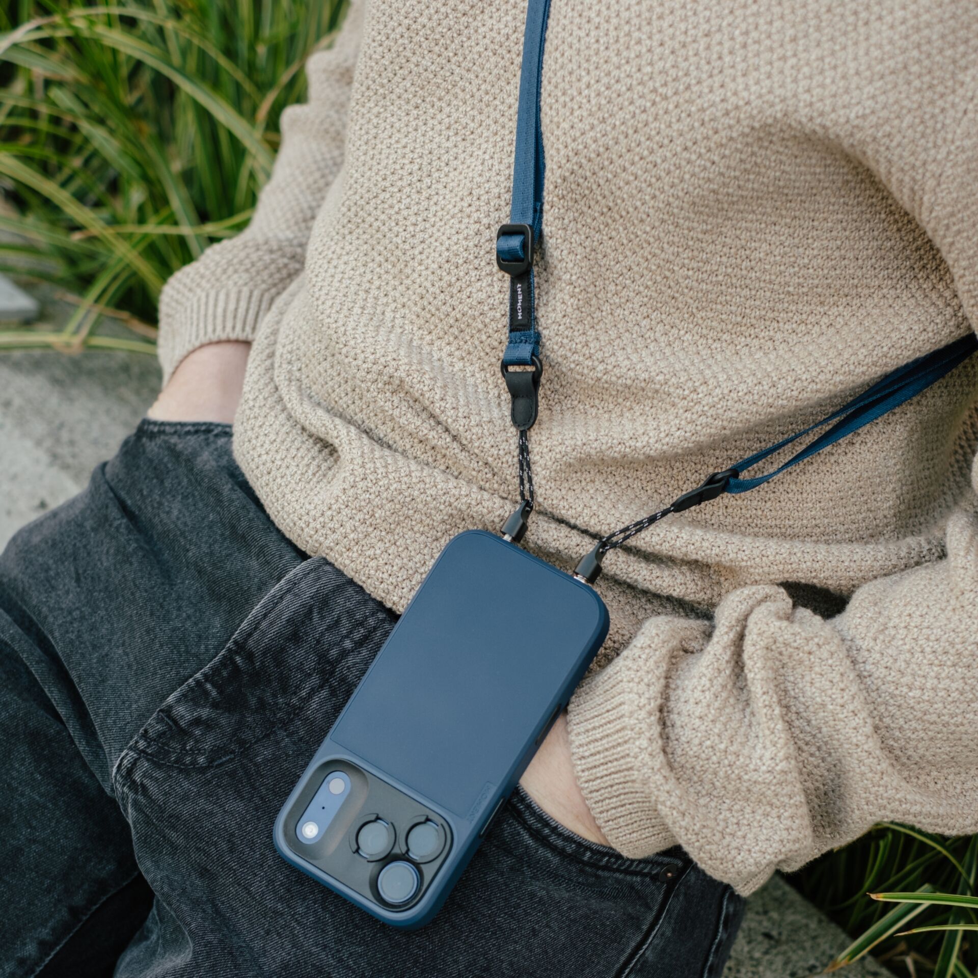 handyhülle, smartphone-hülle, handy-etui, schwarz, umhängekette