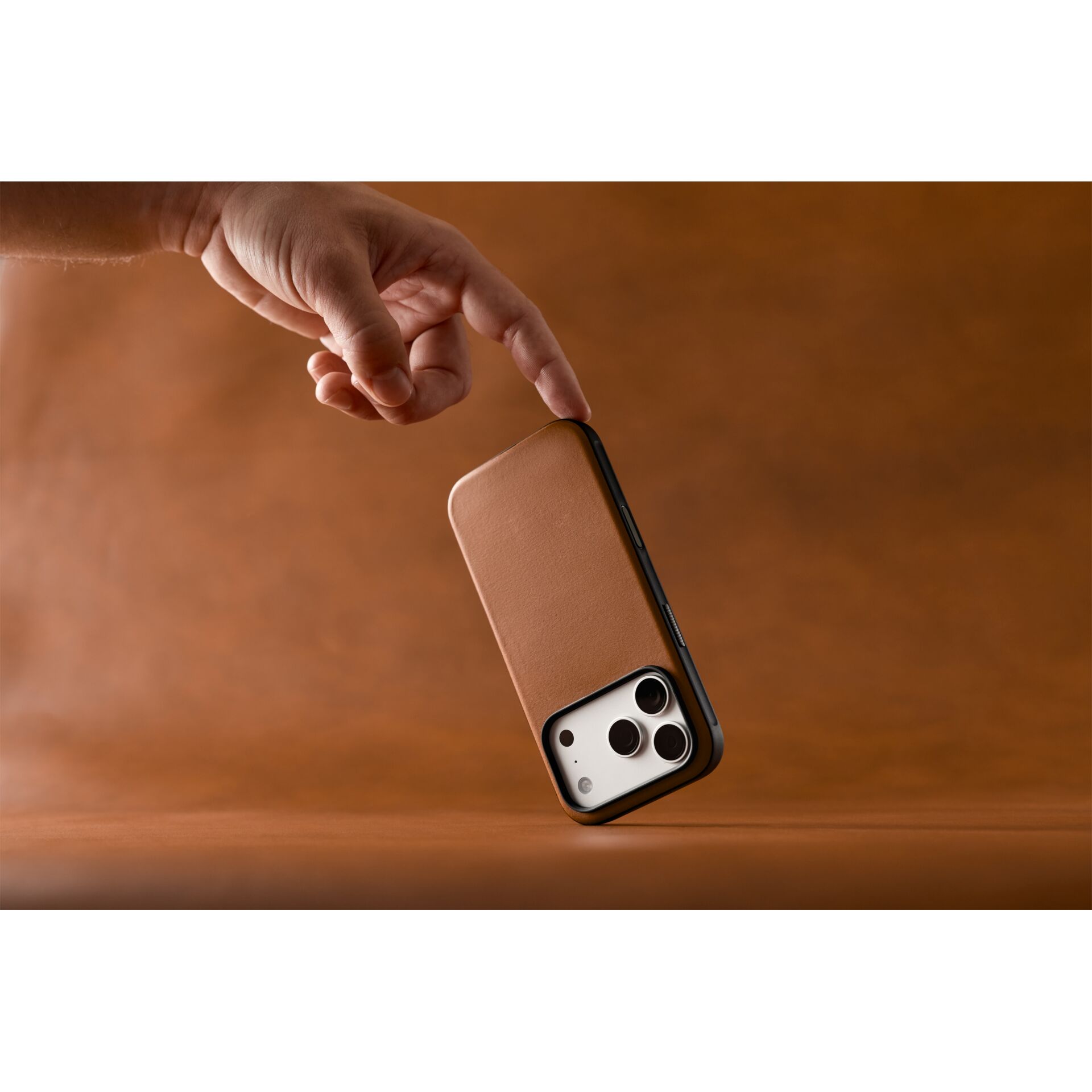Smartphone-Hülle, Handyhülle, Lederhülle, Braun, Triple-Kameraschnitt