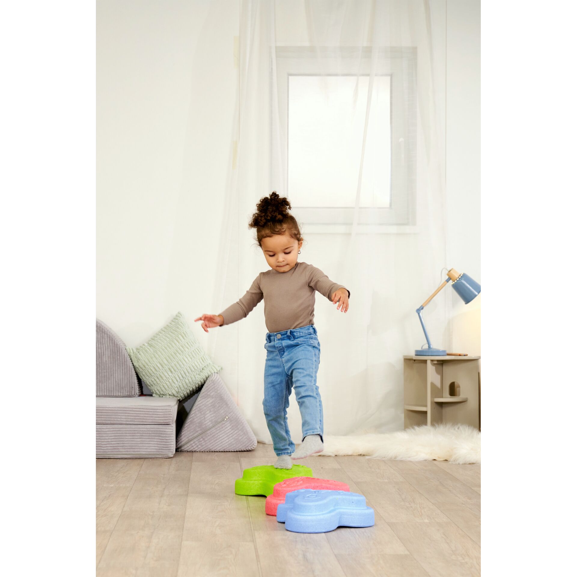 Hosen, Innenarchitektur, Inneneinrichtung, Kissen, Person, Hosen, Innenarchitektur, Inneneinrichtung, Kissen, Person, Hosen, Innenarchitektur, Inneneinrichtung, Kissen, Person, Hosen, Innenarchitektur, Inneneinrichtung, Kissen, Person