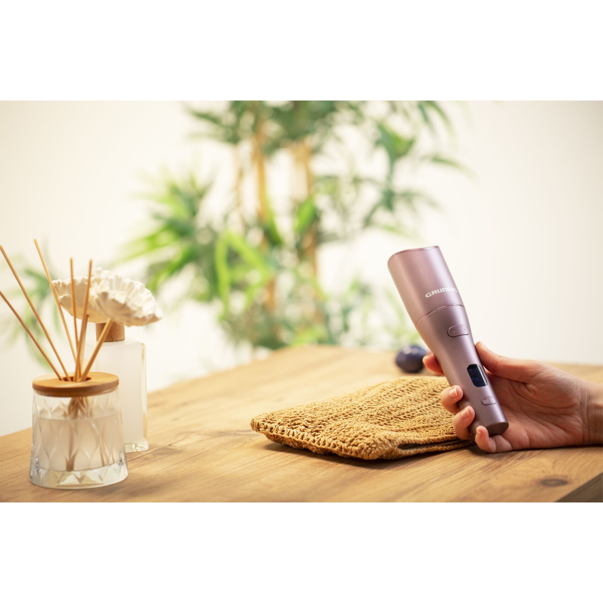 Drinnen, Innenarchitektur, Fön, Elektrisches Gerät, Lampe