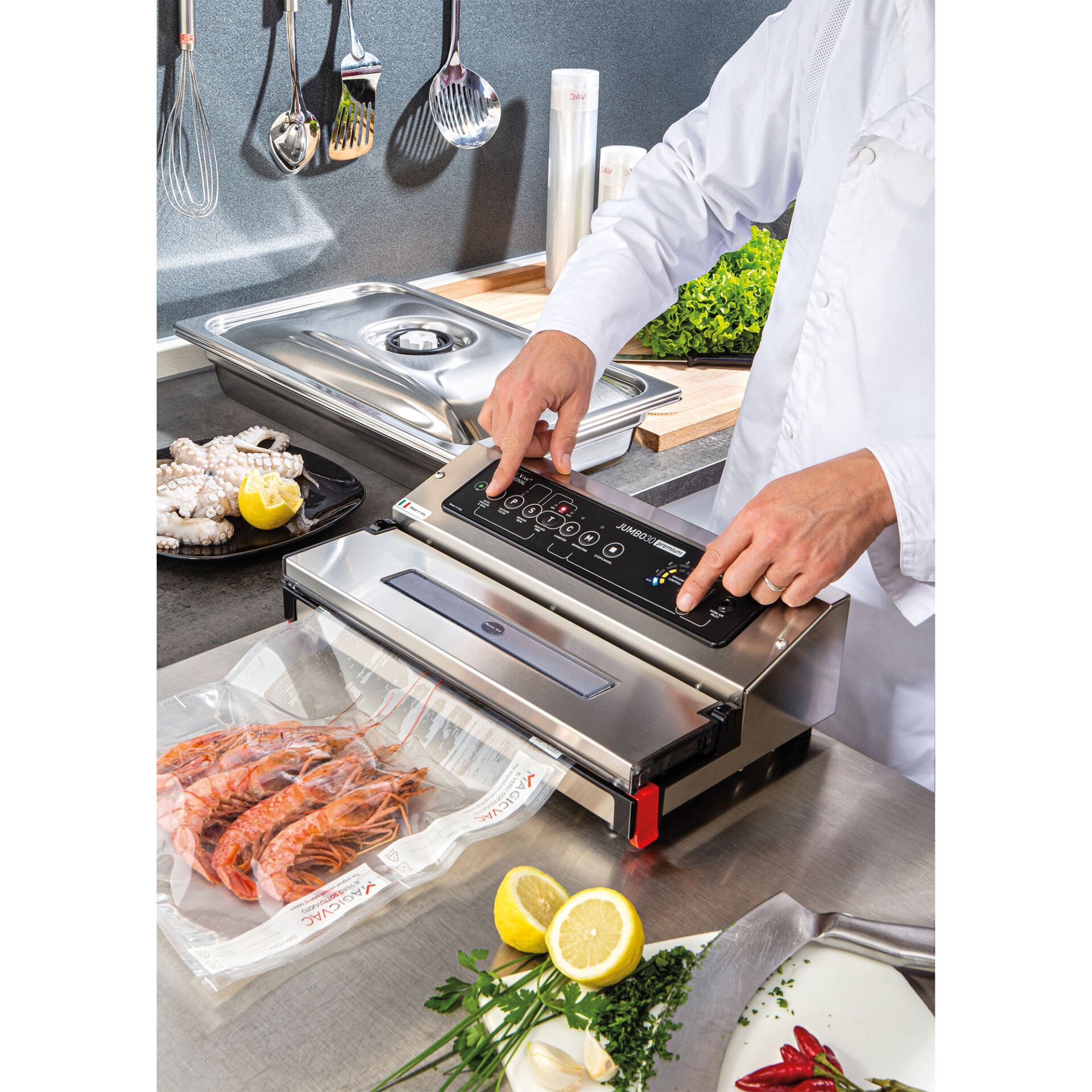 Präsentation des Essens, Erwachsener, Männlich, Mann, Person