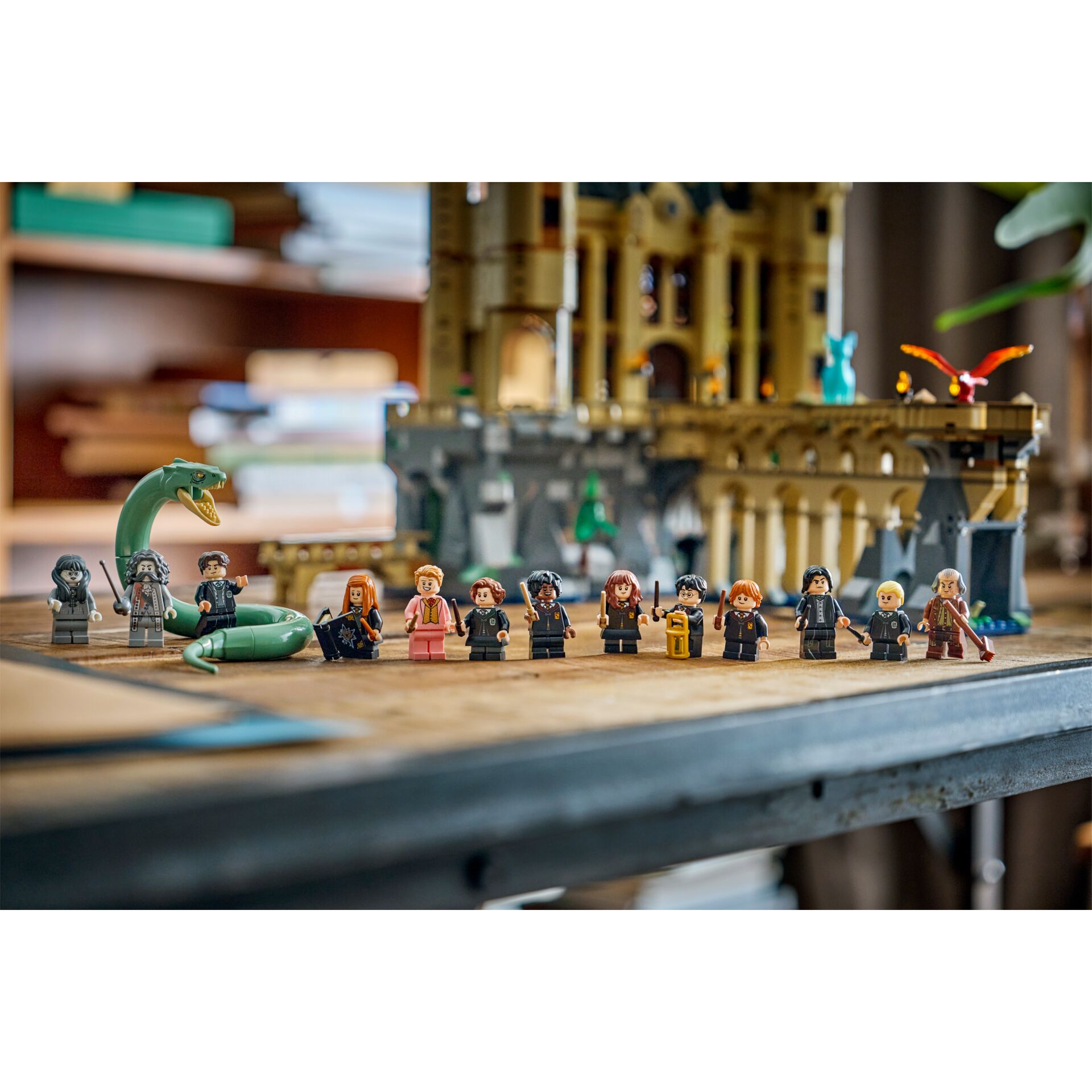 lego, minifigures, dinosaur, castle, tabletop