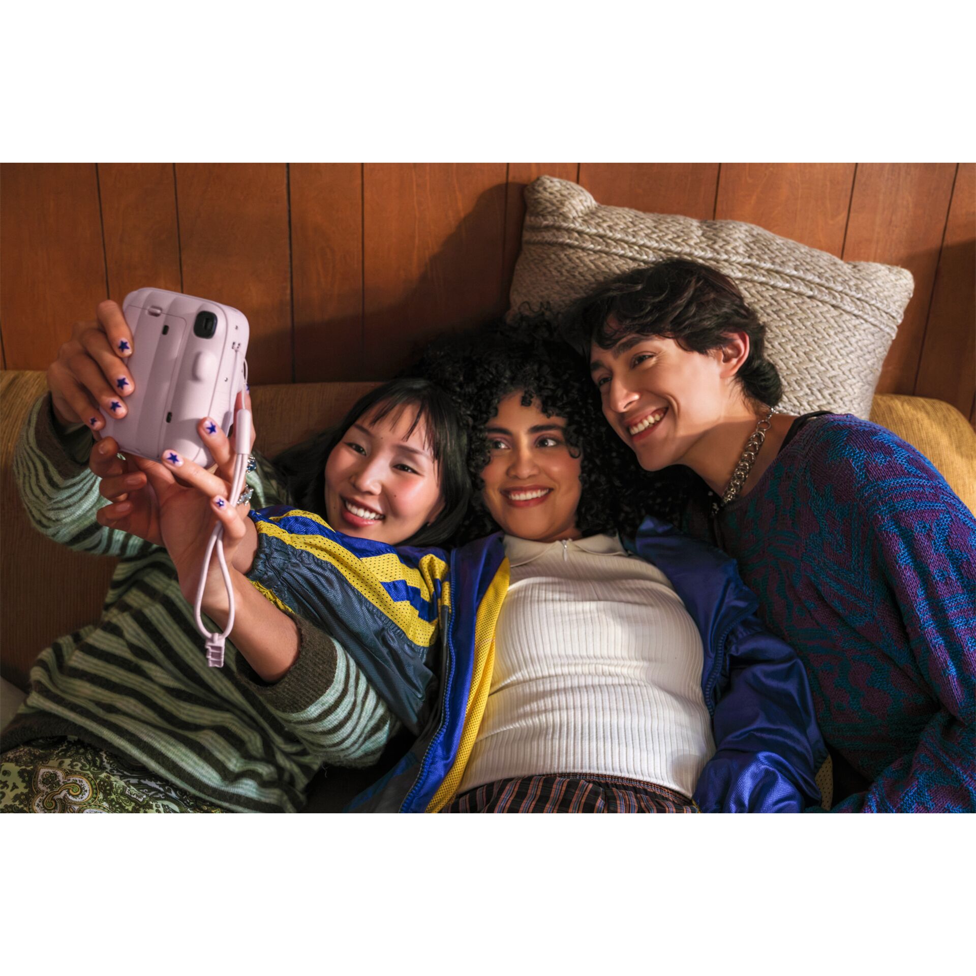Selfie, Gruppenbild, Smartphone, Casualkleidung, Bunte Farben