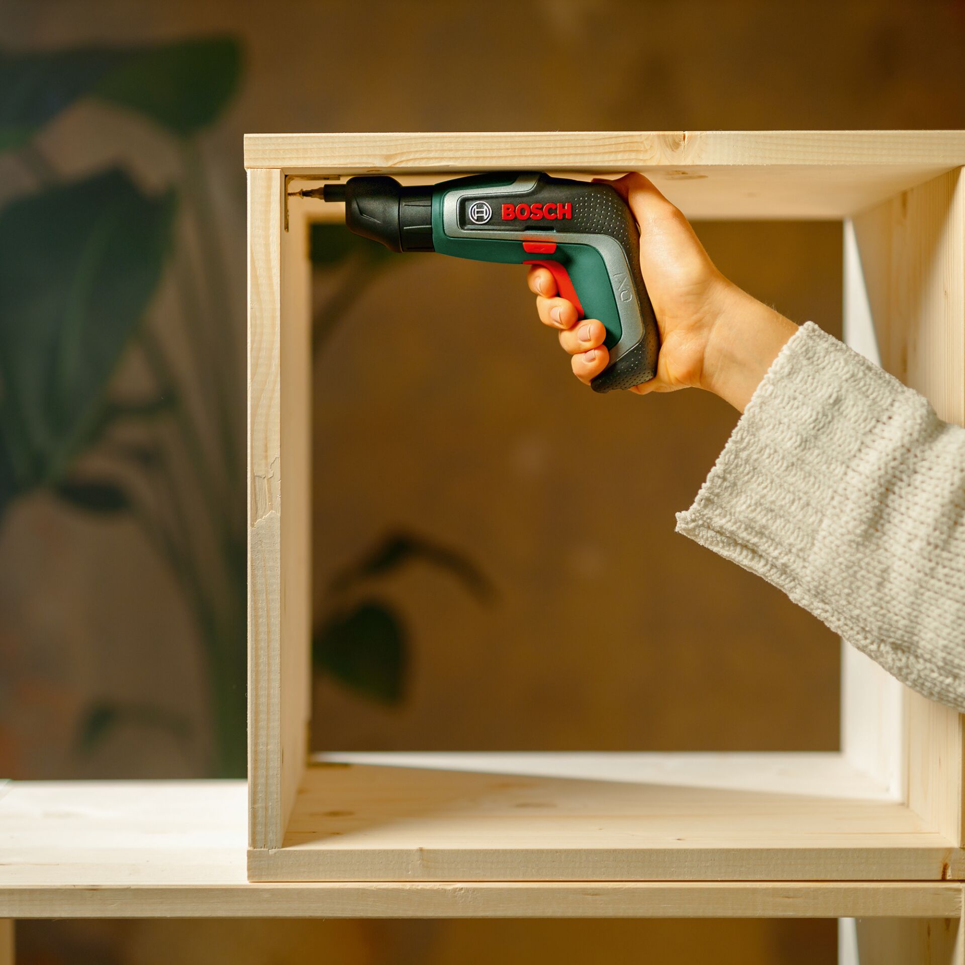 Elektrische Bohrmaschine, Werkzeug, Drinnen, Innenarchitektur, Holz