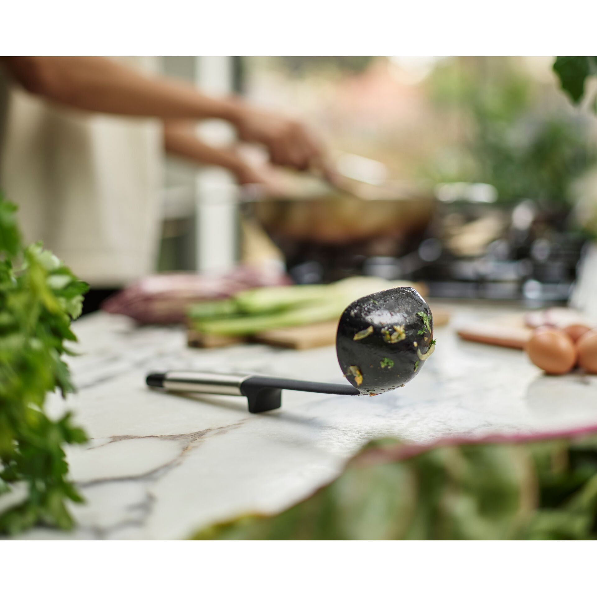 Utensil für die Küche, Schöpfkelle, Zangen