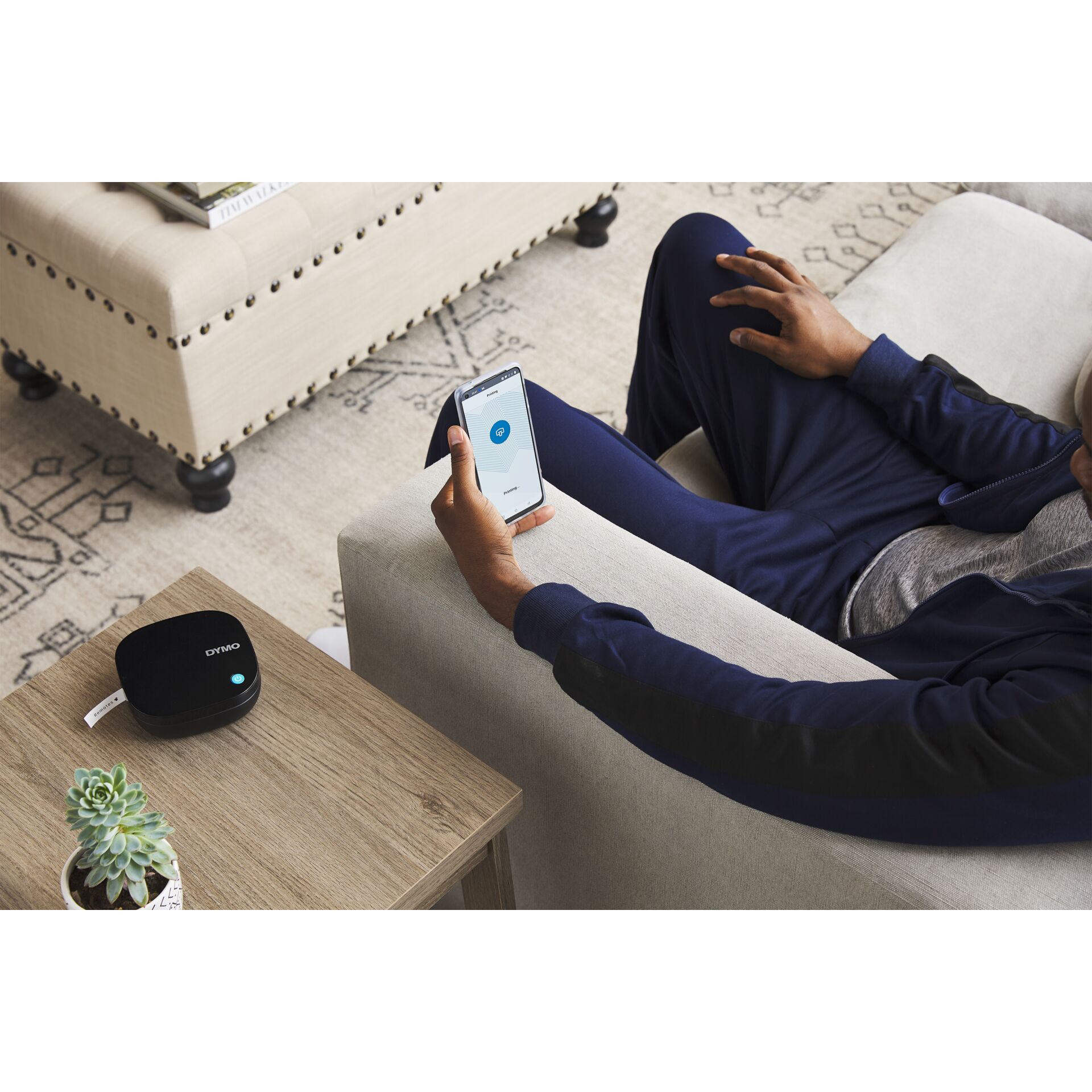 Handy, Telefon, Kaffeetisch, Mobiliar, Person