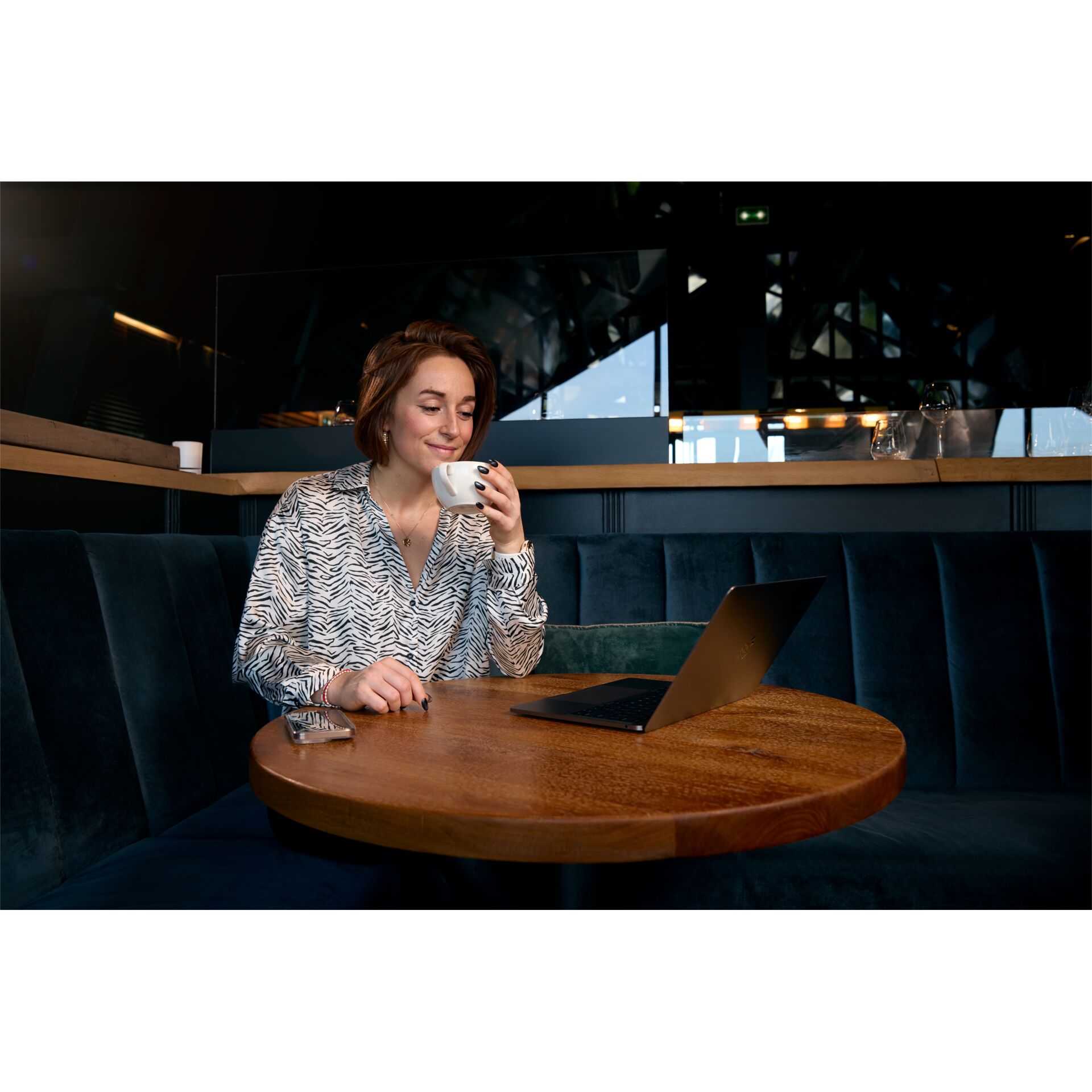 Tabelle, Erwachsener, Weiblich, Person, Frau