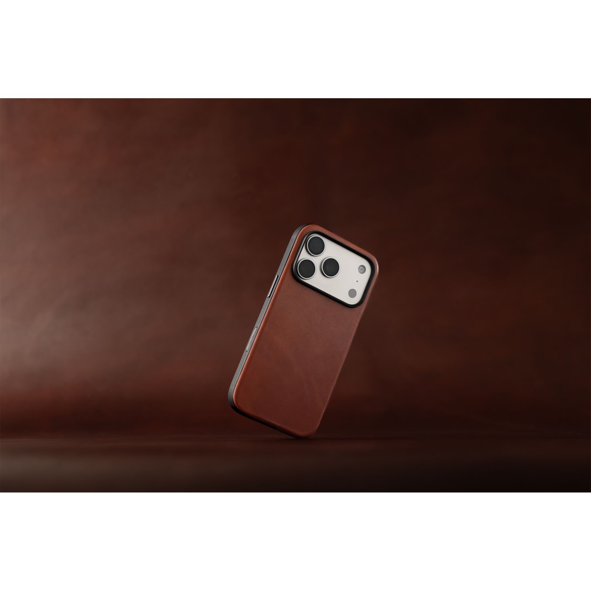 smartphone, iPhone 13 Pro-like, brown leather case, protective case, quad camera