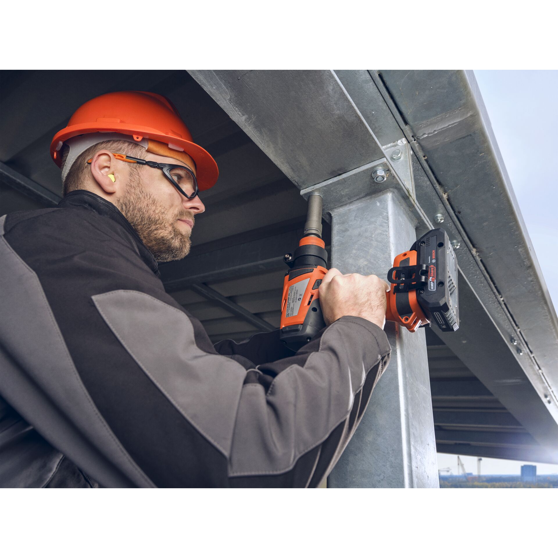 Person, Arbeiter, Elektrische Bohrmaschine, Werkzeug, Helm