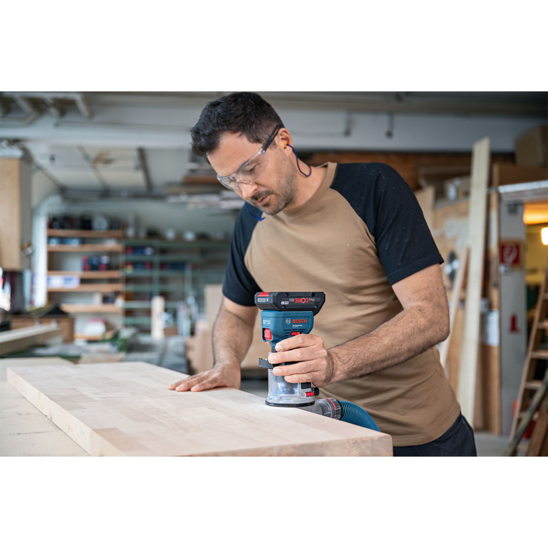 Gerät, Elektrische Bohrmaschine, Werkzeug, Person, Holzbearbeitung