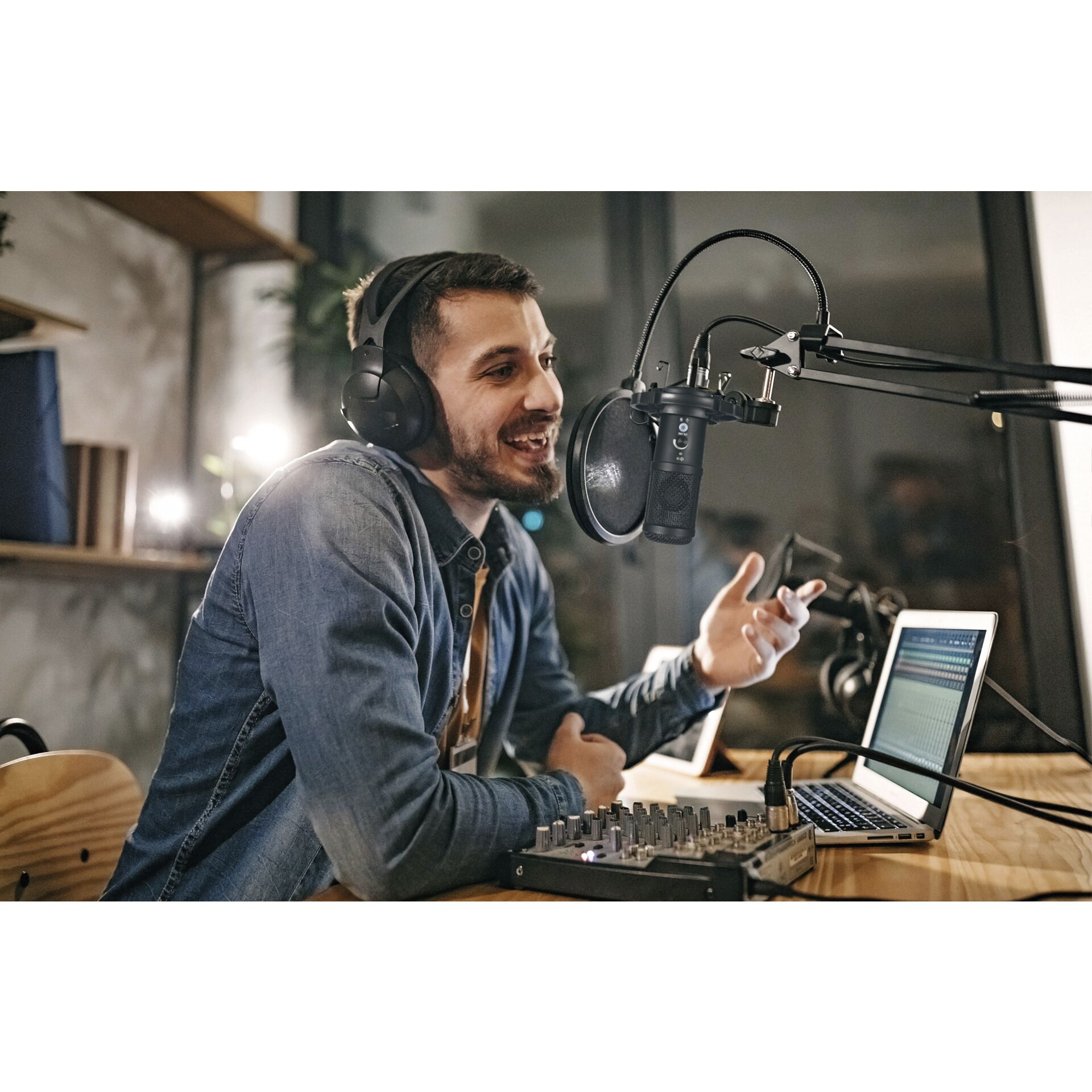 Erwachsener, Männlich, Mann, Person, Kopfhörer