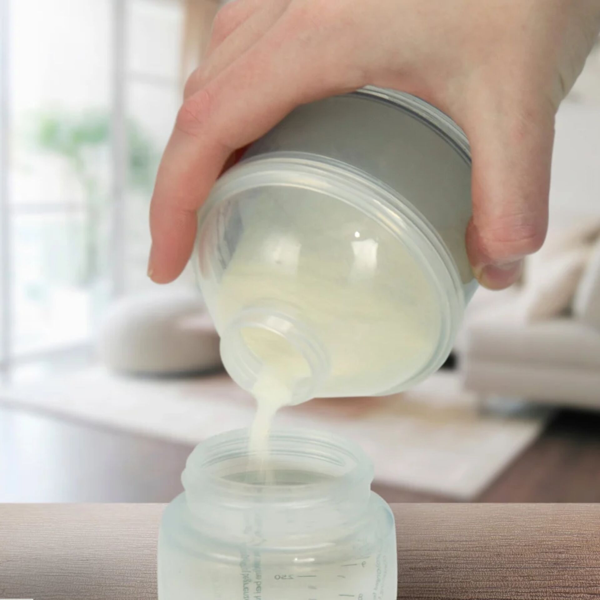Babyflasche, Milch, Stillflasche, Fütterungsflasche, Transparente Deckel