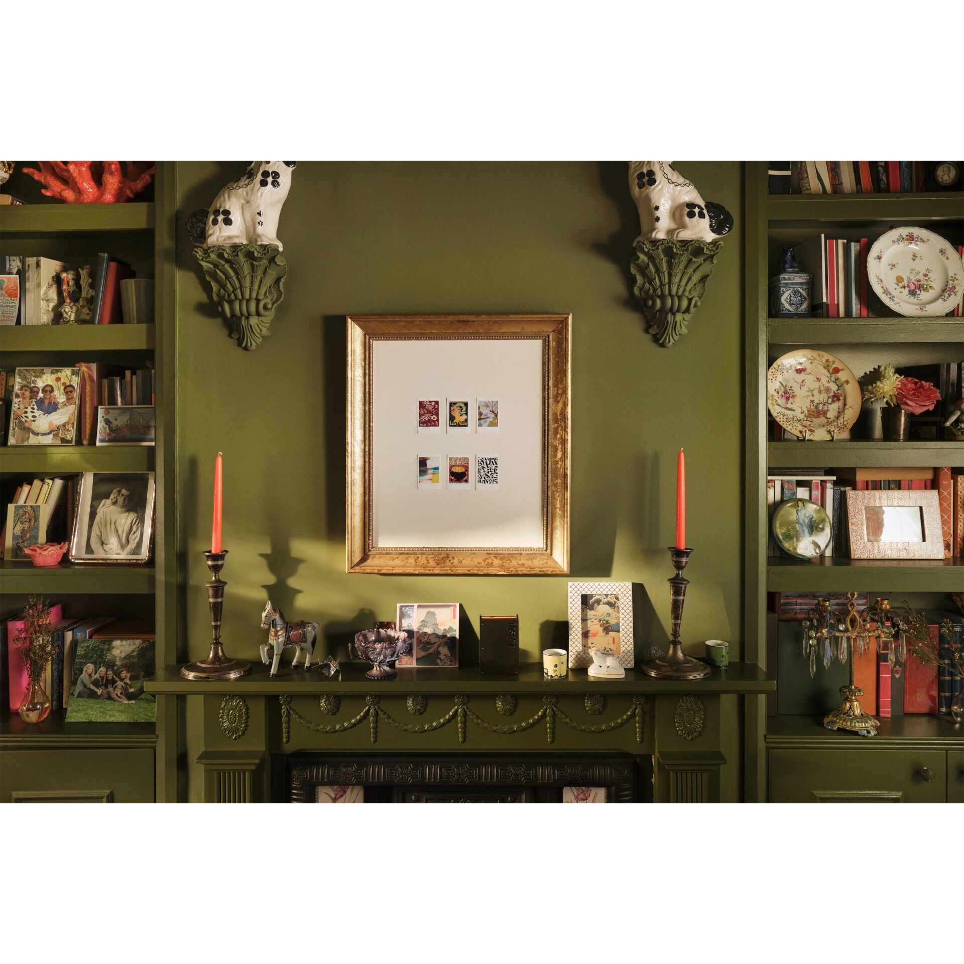 Moebel, Bücherschrank, Kerze