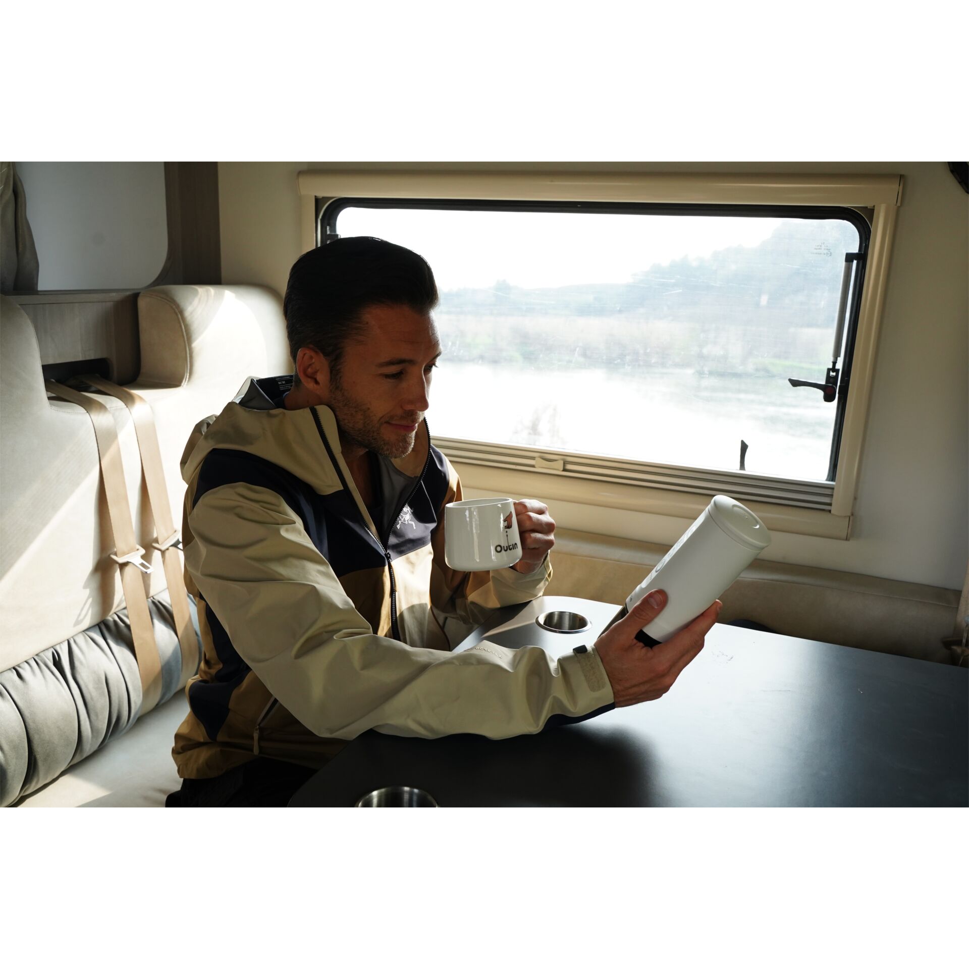 Person, Sitzen, Erwachsener, Männlich, Mann