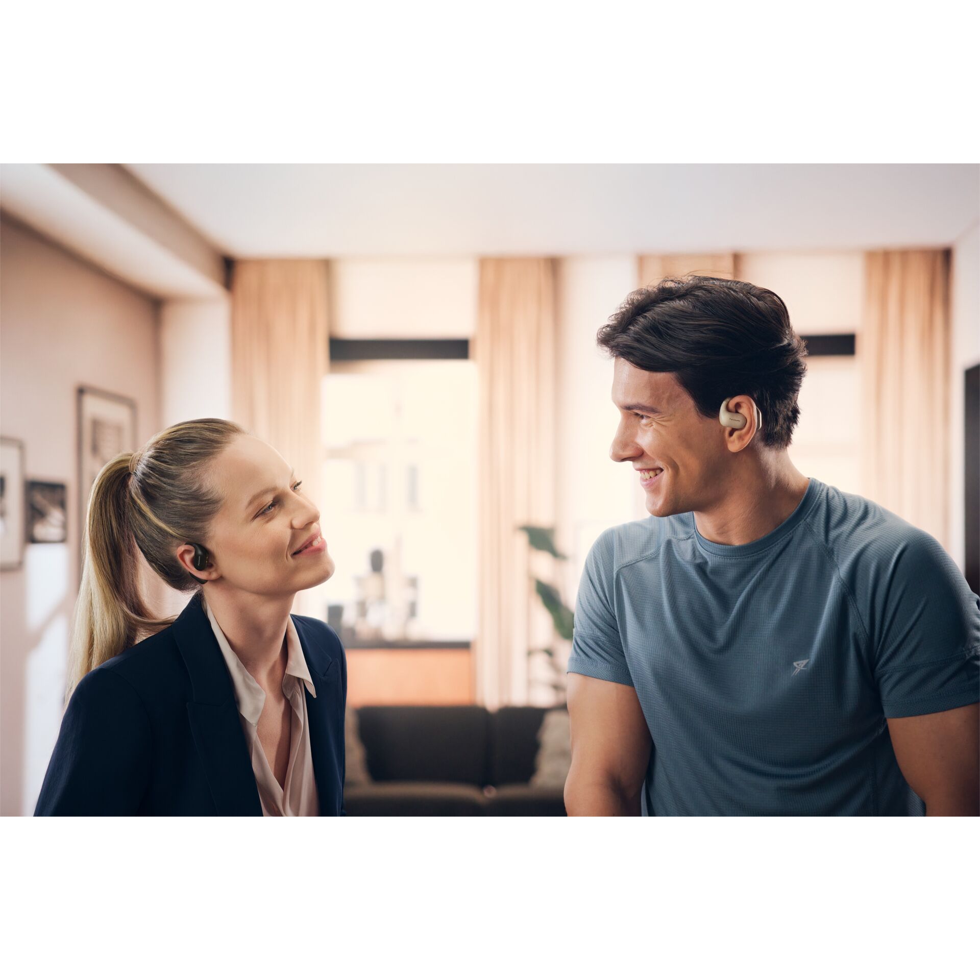 Konversation, Person, Erwachsener, Weiblich, Frau, Konversation, Person, Erwachsener, Weiblich, Frau