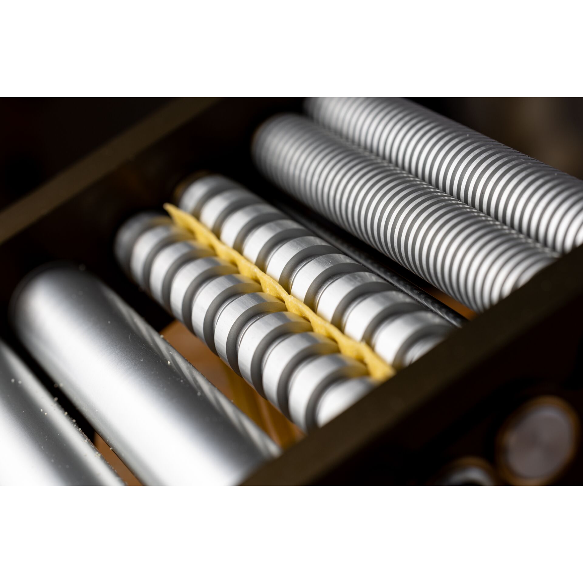 Elektrisches Gerät, Mikrophon, Klinge, Rasiermesser, Waffe, Schalenscheibe, Schraubstock, Abziehleiste, Stahlspirale, Rutschfeste Grifffläche