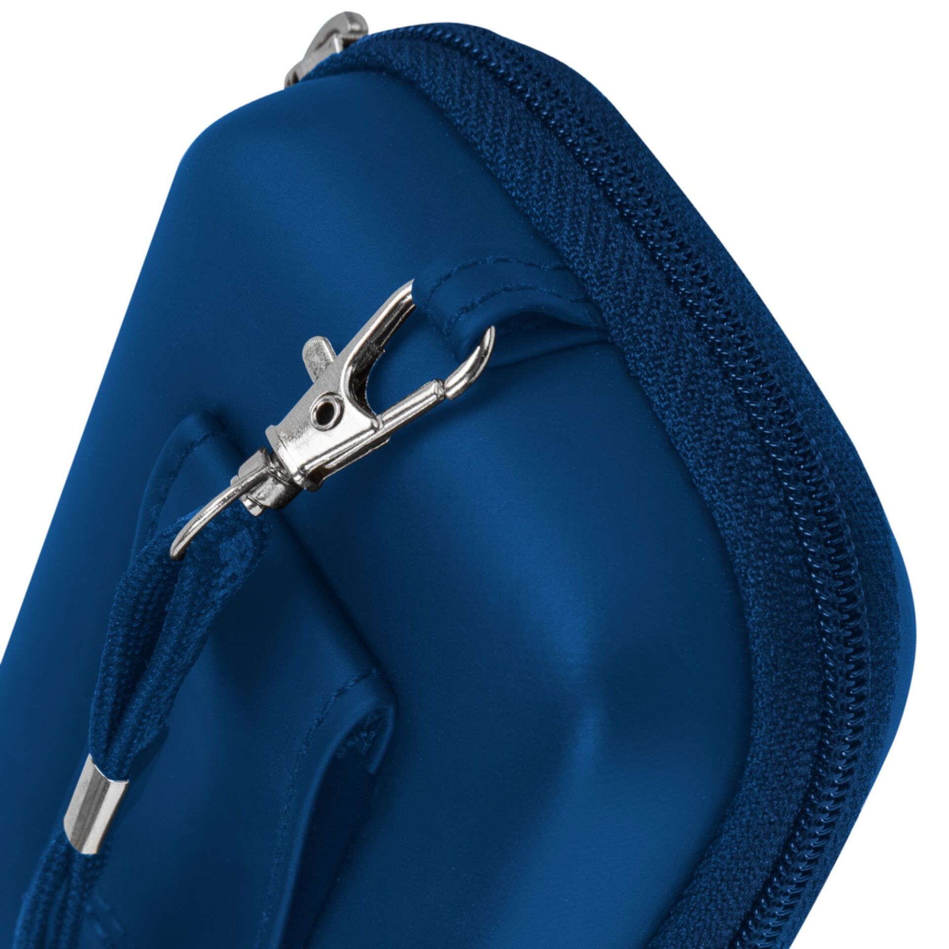blaue Tasche, Reißverschluss, Metallkarabiner, gepolsterte Oberfläche, dunkelblauer Stoff