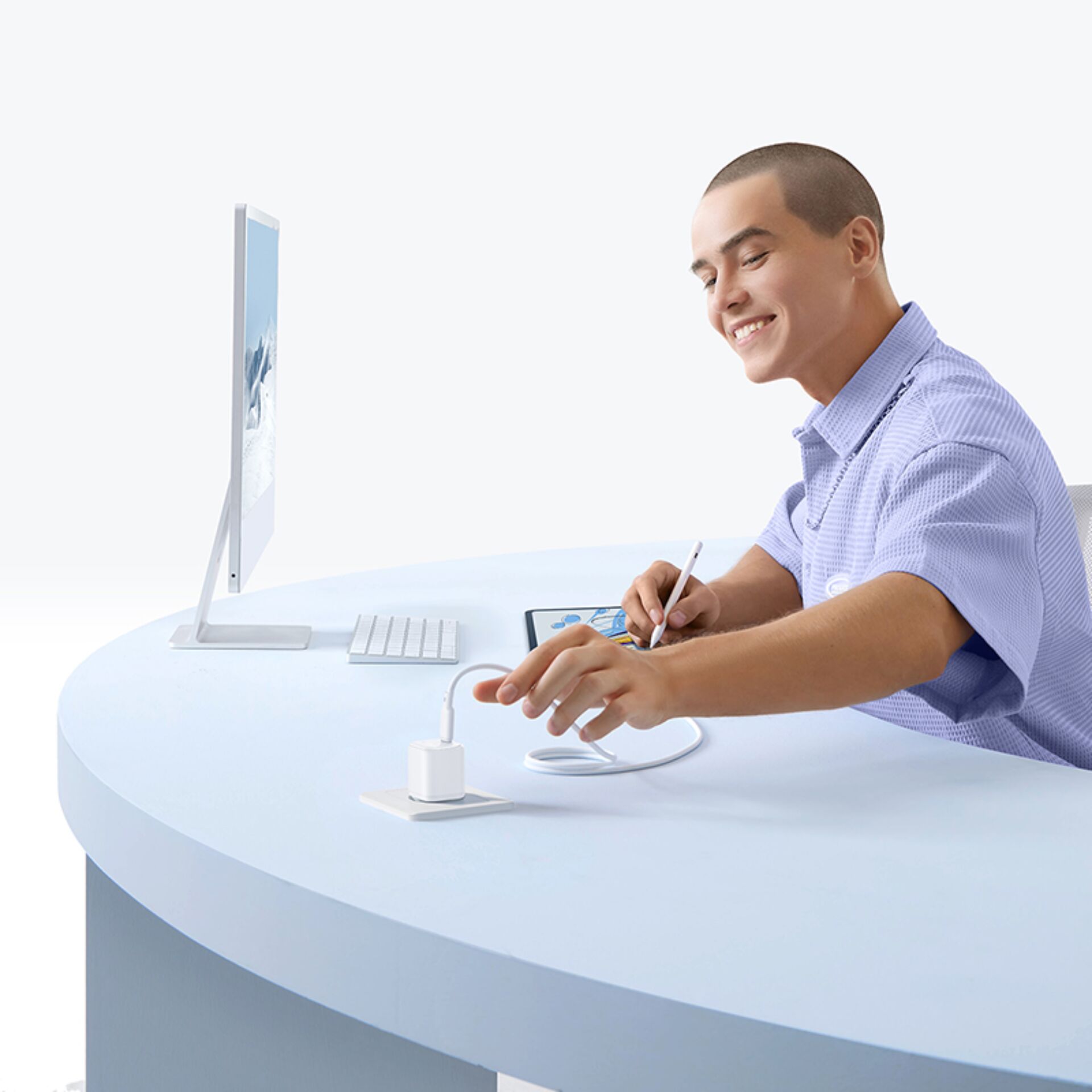 Person, Sitzend, Tisch, Computer-Tastatur, Schreibtisch