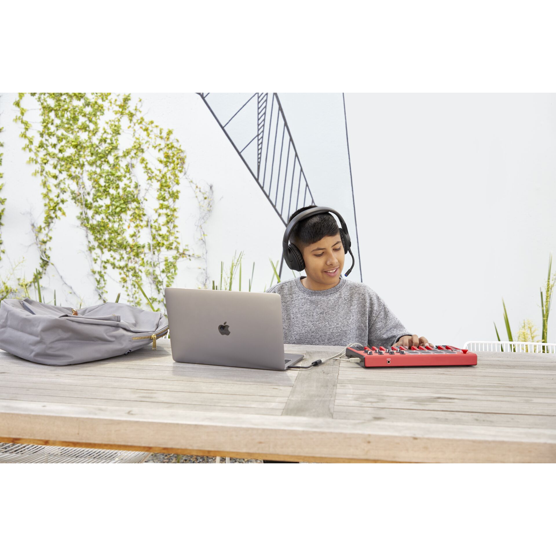 Laptop, PC, Kopfhörer, Innenarchitektur, Tabelle