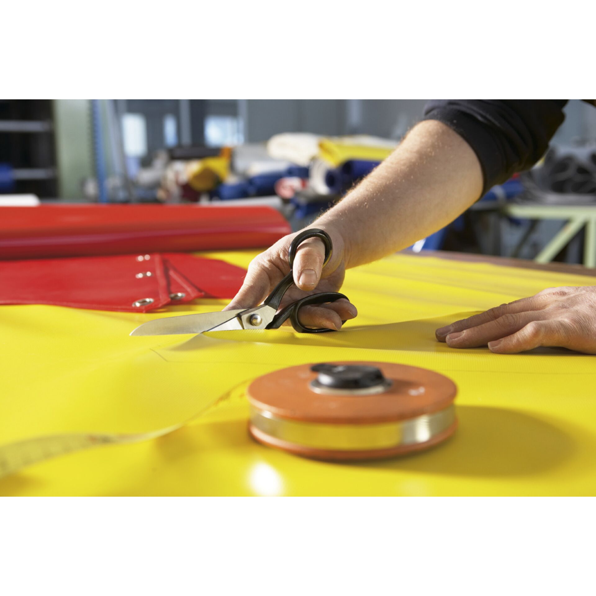 Schere, Finger, Person, Mobiliar, Tabelle