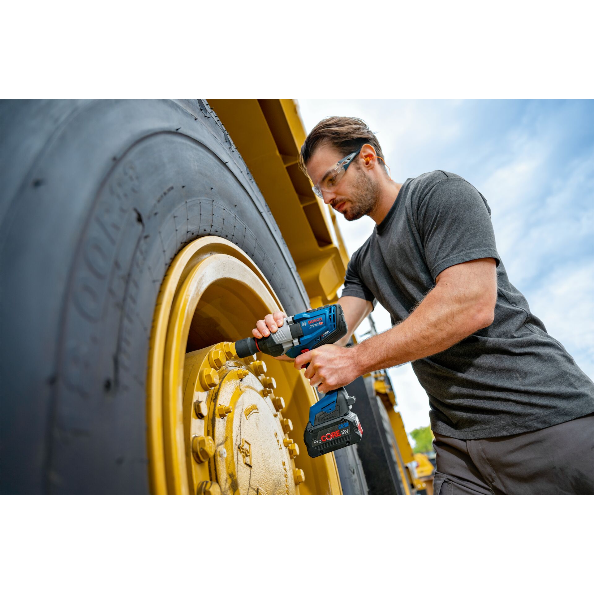 Reifen, Elektrische Bohrmaschine, Leichtmetallrad, Rad, Arbeiter