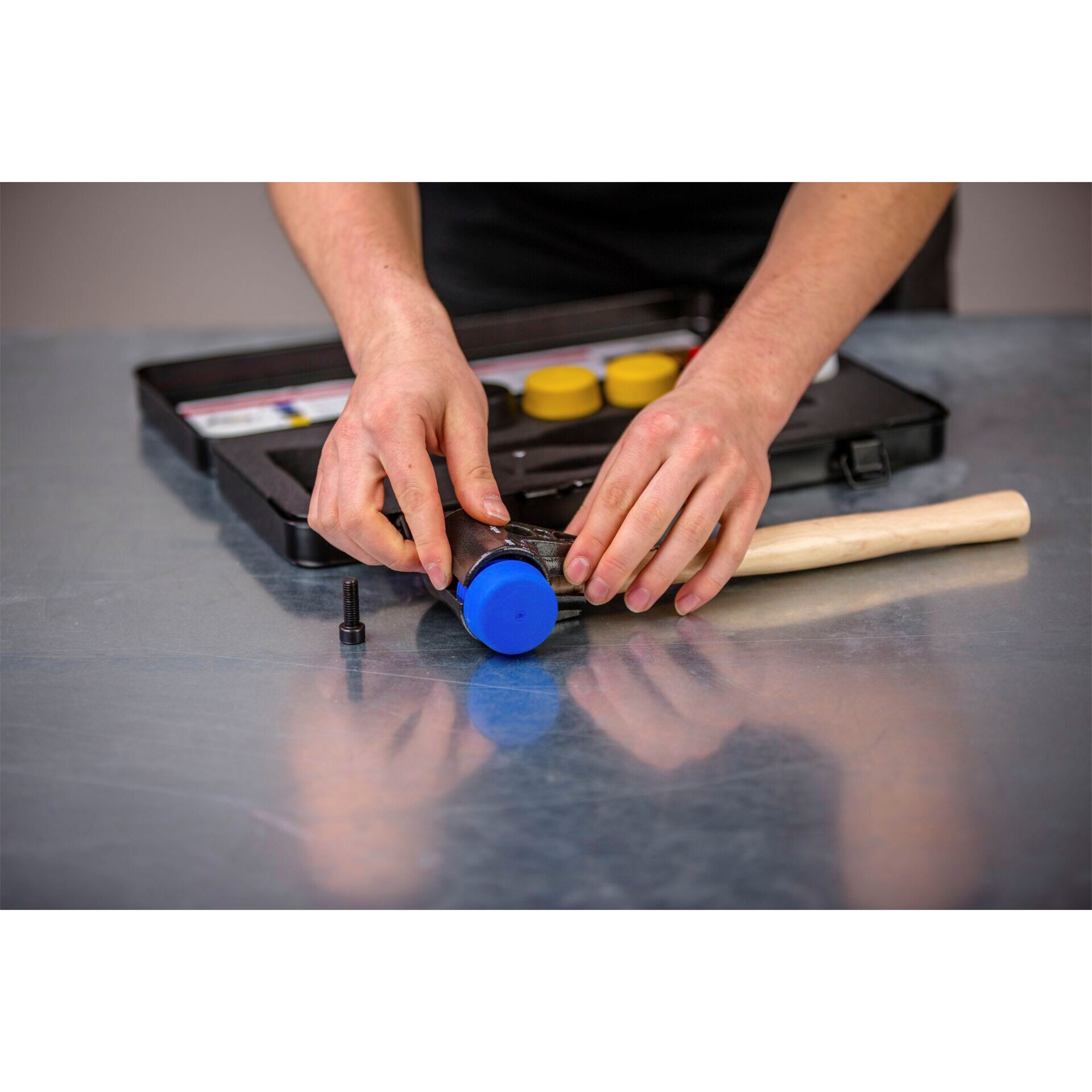 Drinnen, Innenarchitektur, Maschine, Schraube, Person