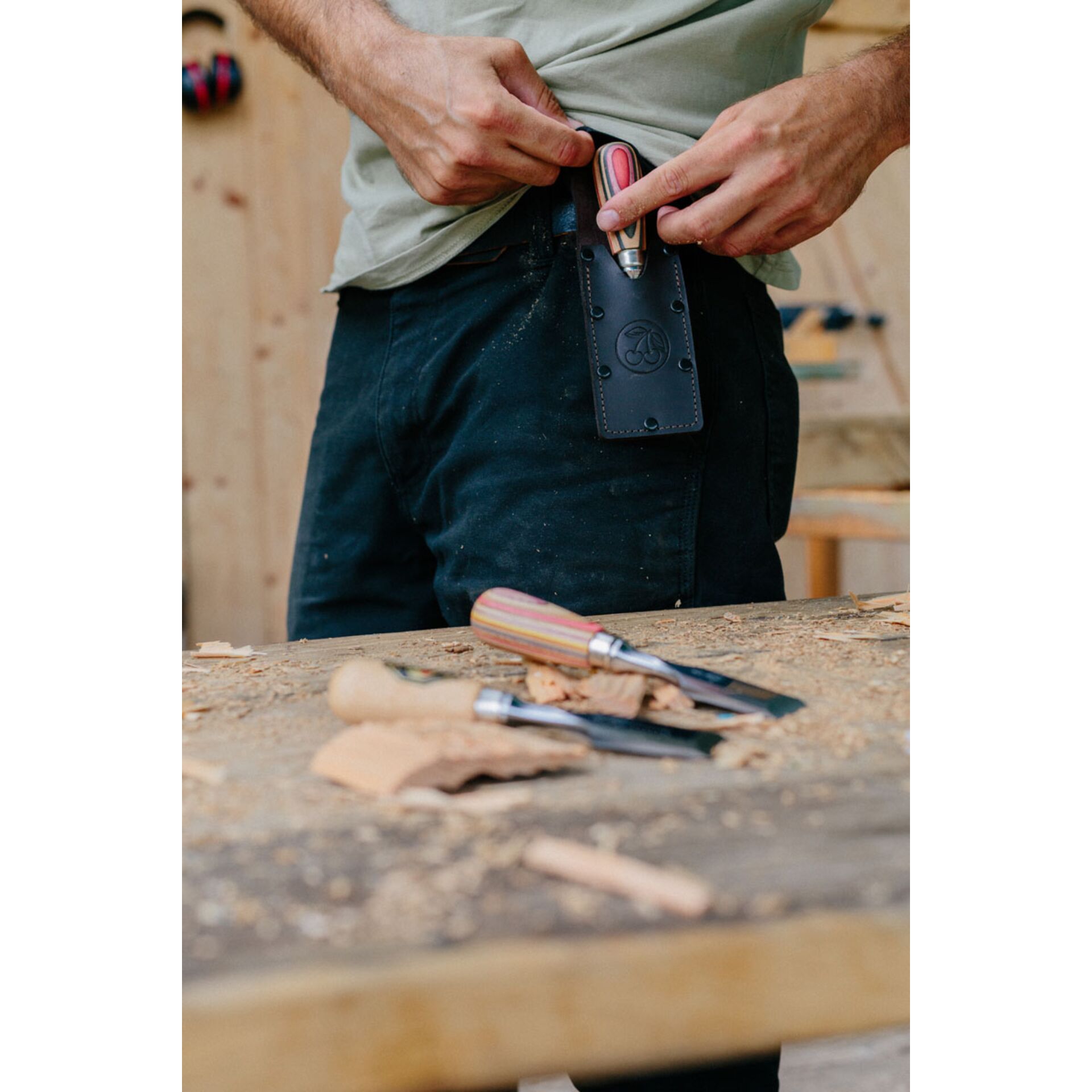 Person, Holzbearbeitung