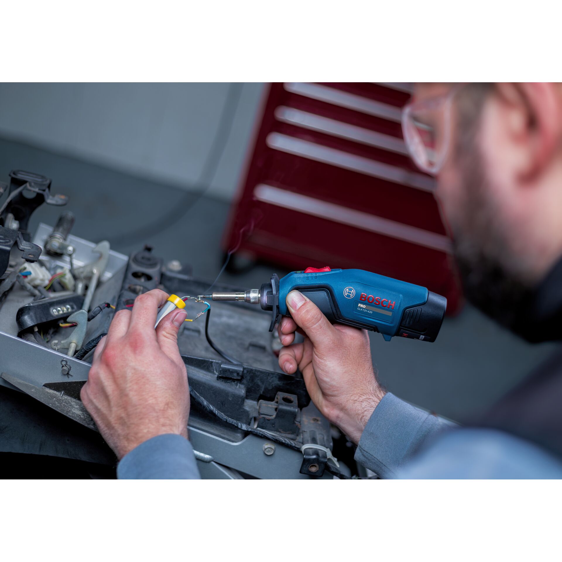 Elektrischer Schrauber, Handwerkzeug, Blaues Werkzeug, Batteriebetrieben, Werkstatt